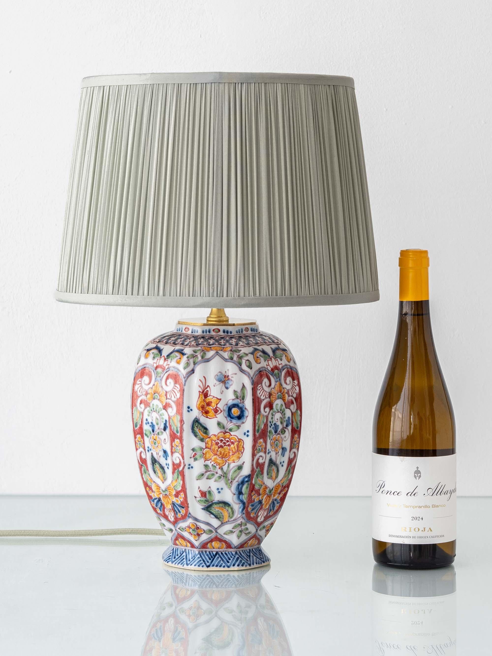 Handbemalte Keramik-Tischlampe im Delft-Stil von Altena und Krooyenga Makkum (Chinoiserie) im Angebot