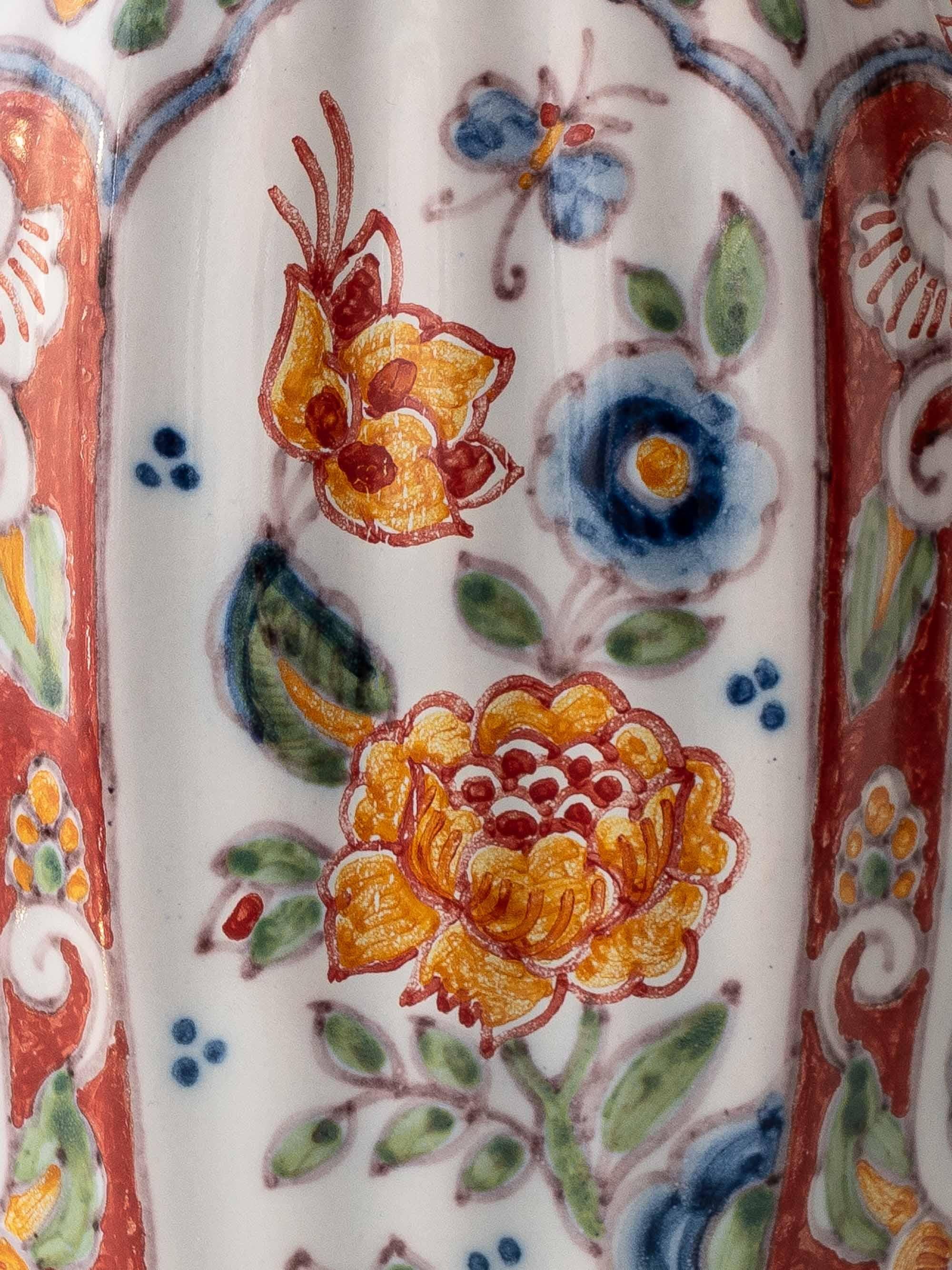 Hand-Painted Delft-Style Ceramic Table Lamp by Altena and Krooyenga Makkum In Good Condition For Sale In AMSTERDAM, NL
