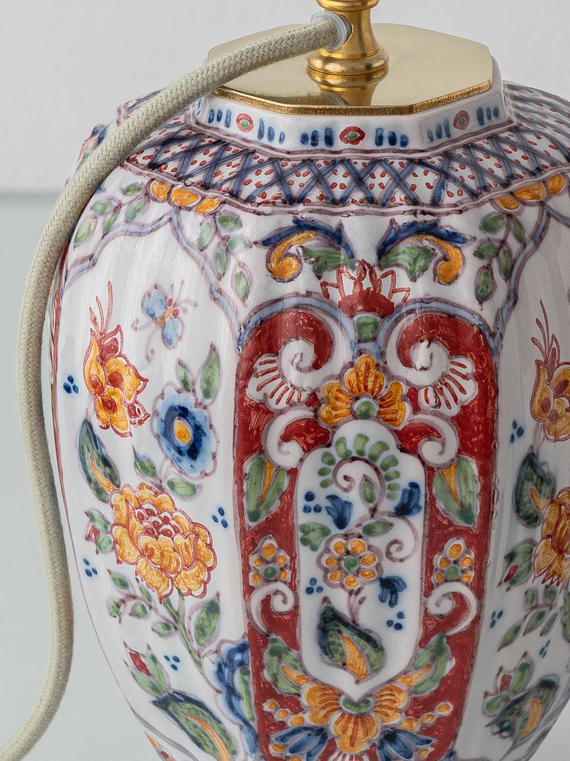 Hand-Painted Delft-Style Ceramic Table Lamp by Altena and Krooyenga Makkum For Sale 1