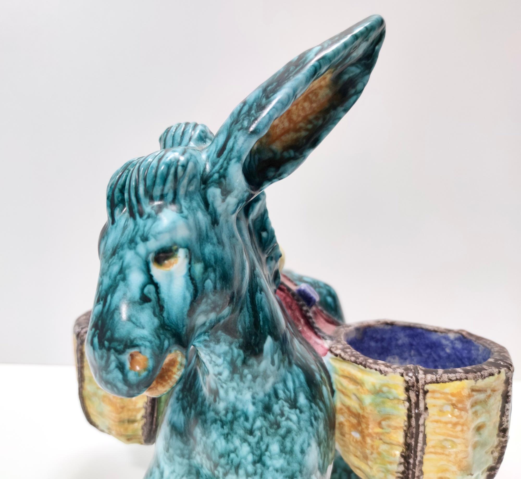 Handbemalter figuraler Donkey-Tisch aus Steingut mit Salzkeller und Pfeffermühle aus Steingut, Italien im Angebot 6