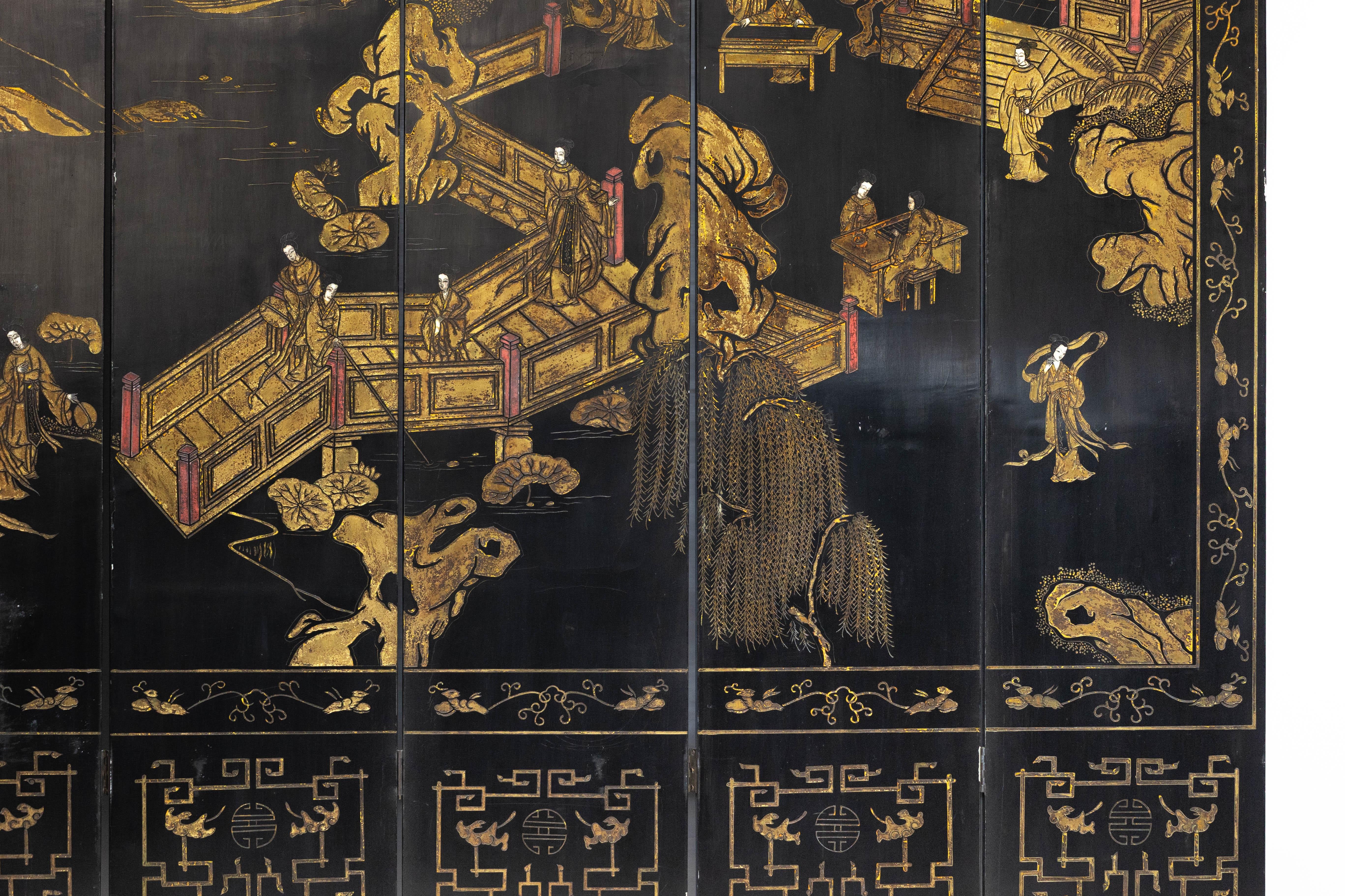Hand-Painted Eight-Panel Black Lacquer Chinoiserie Screen with Gilt Court Scene For Sale 5