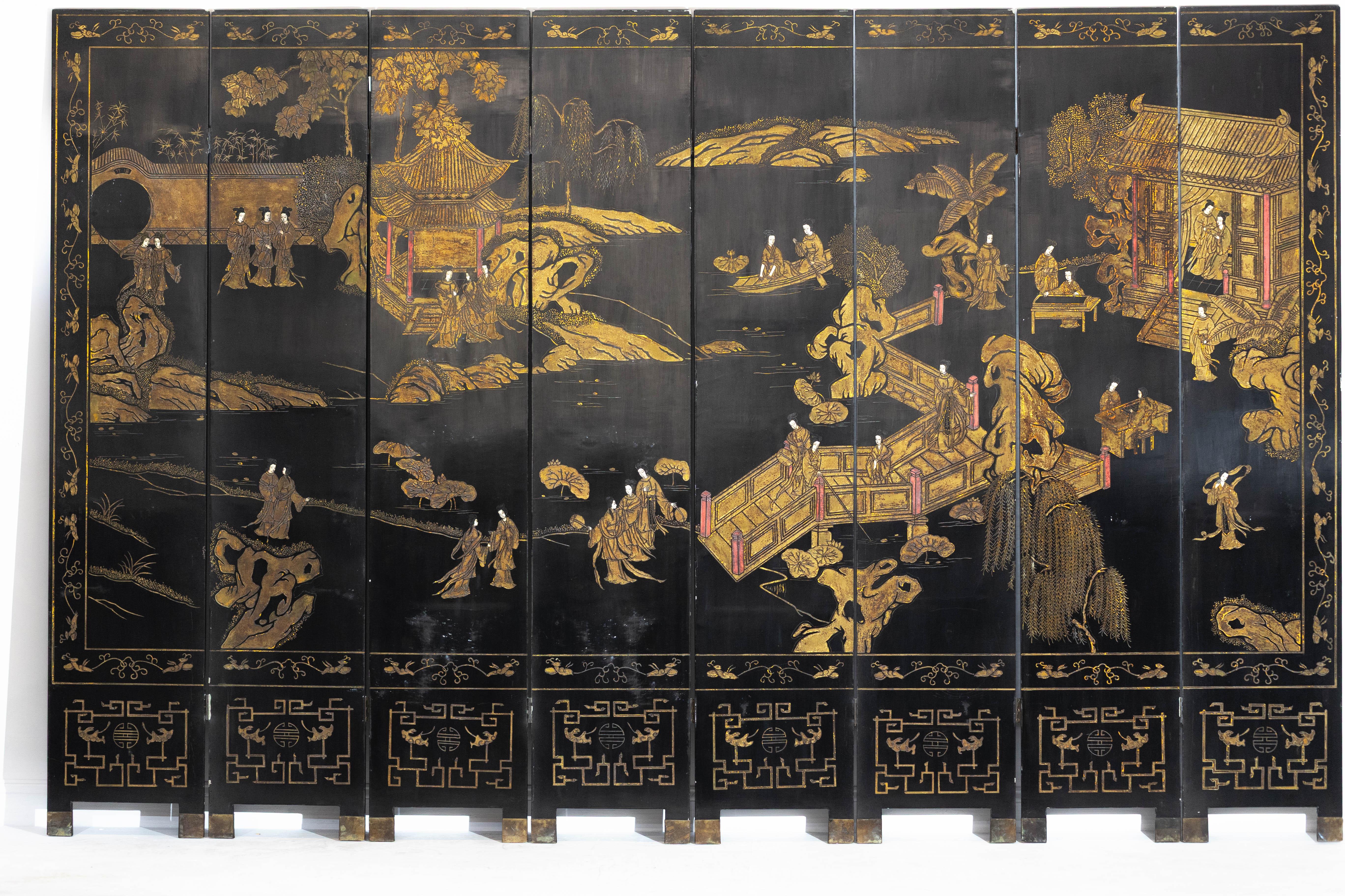 Chinese Hand-Painted Eight-Panel Black Lacquer Chinoiserie Screen with Gilt Court Scene For Sale