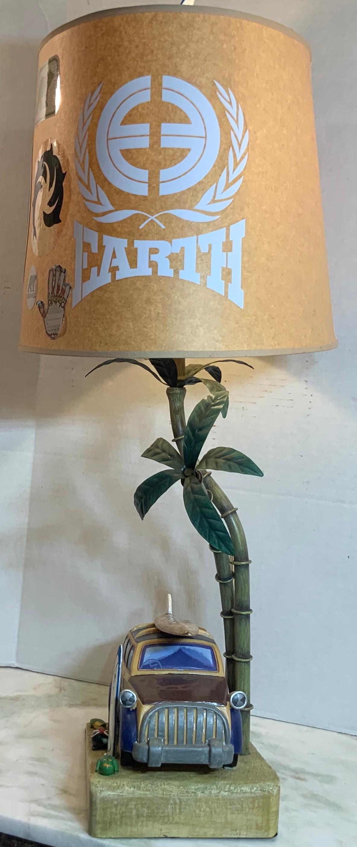 Exceptionnelle lampe de table unique peinte à la main en vente 3