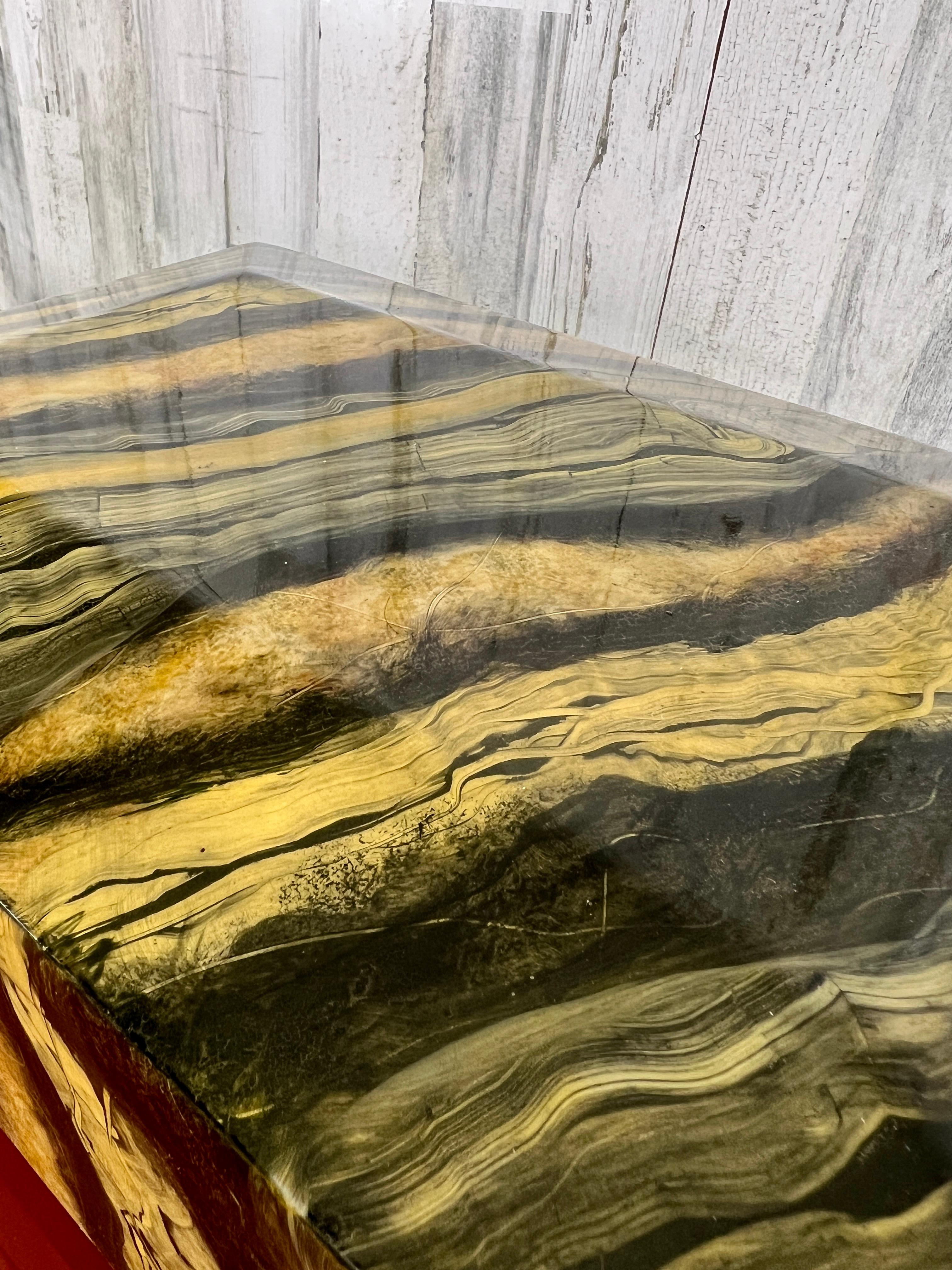 Philippin Boîte en faux onyx peinte à la main par Maitland Smith  en vente
