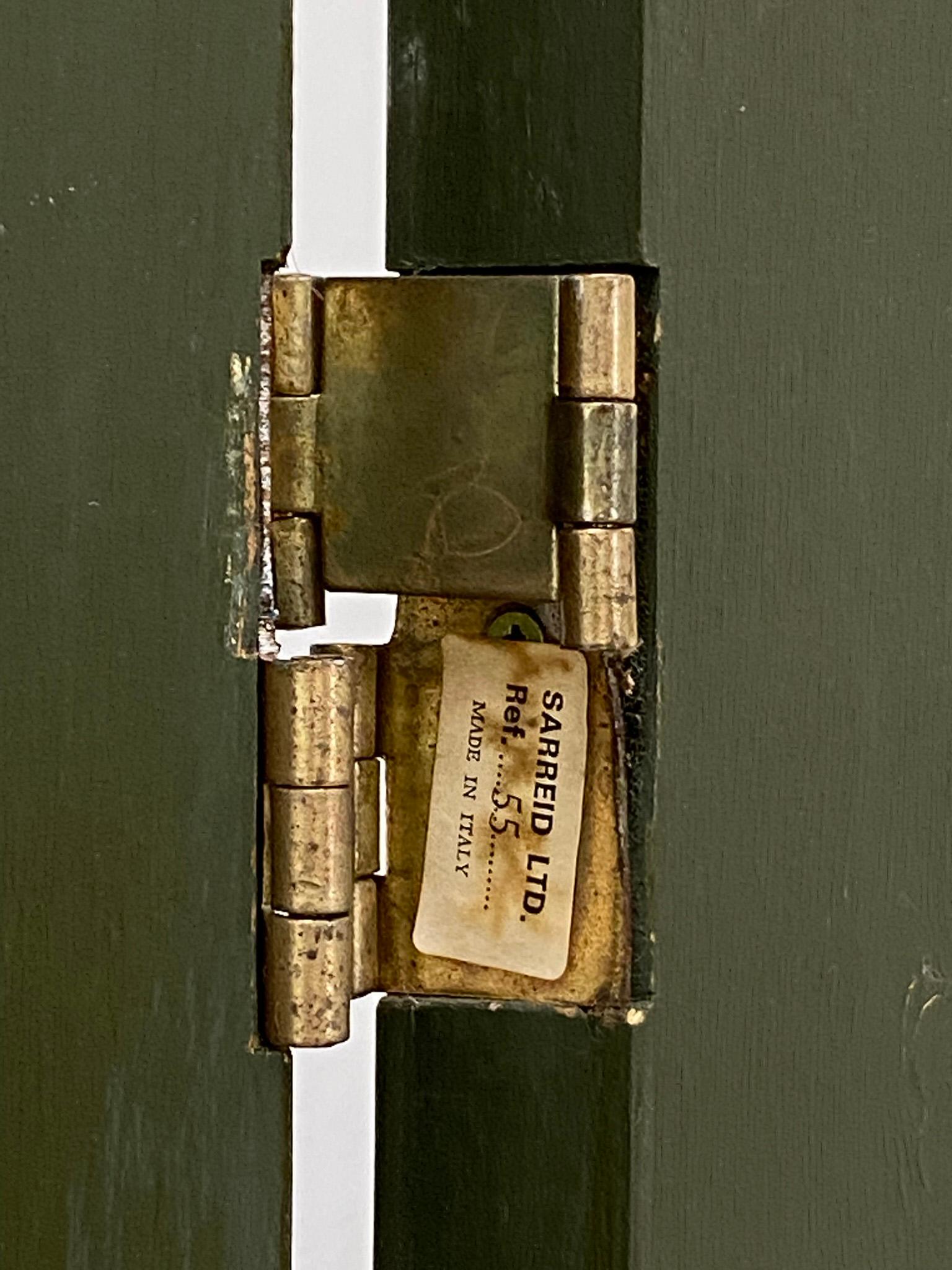 Séparateur de pièce à trois panneaux peint à la main et représentant un faune floral par ROOMS Italie en vente 8