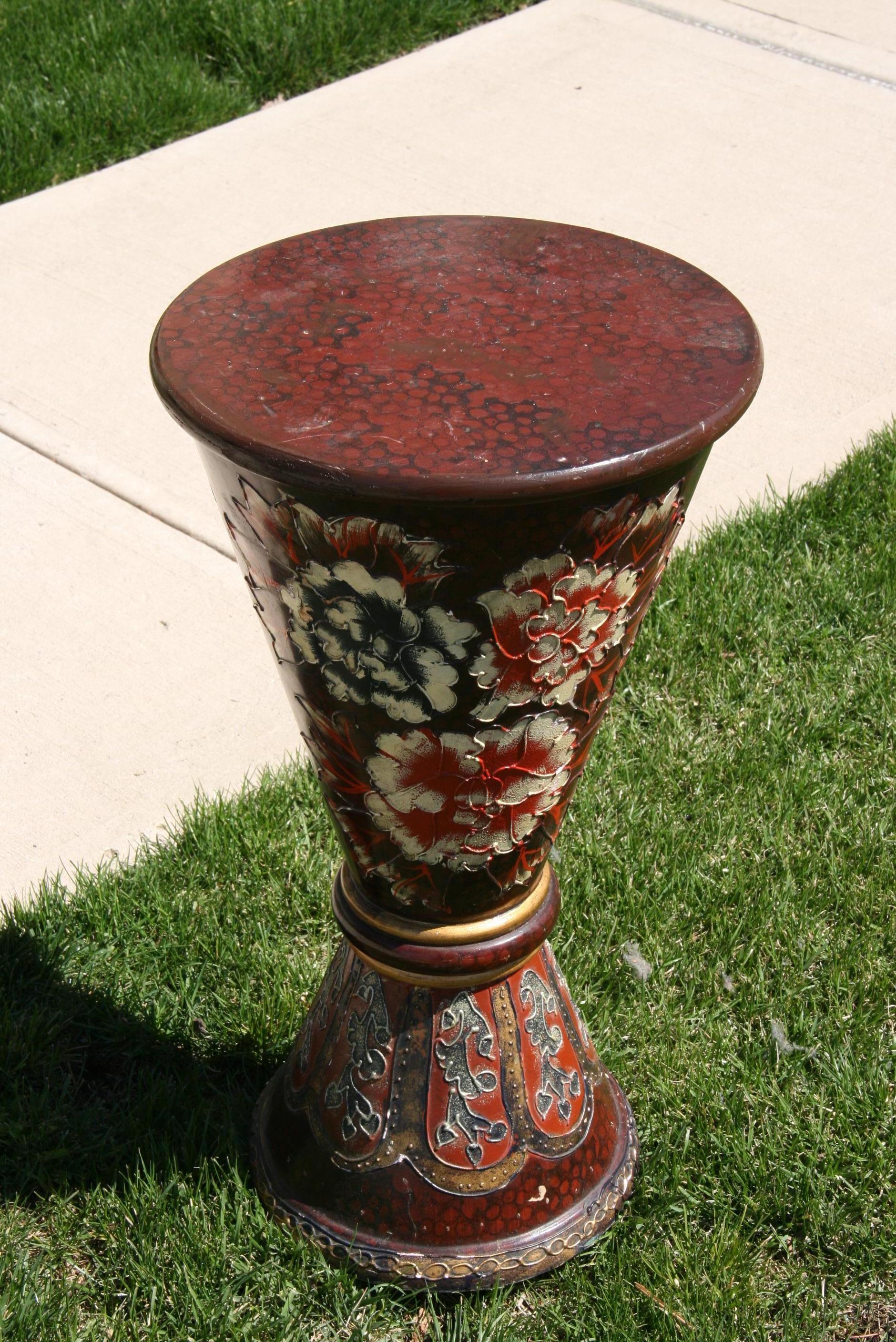 Hand Painted Floral Garden Plant Stand/Pedestal/Drink Side Table In Good Condition For Sale In Douglas Manor, NY