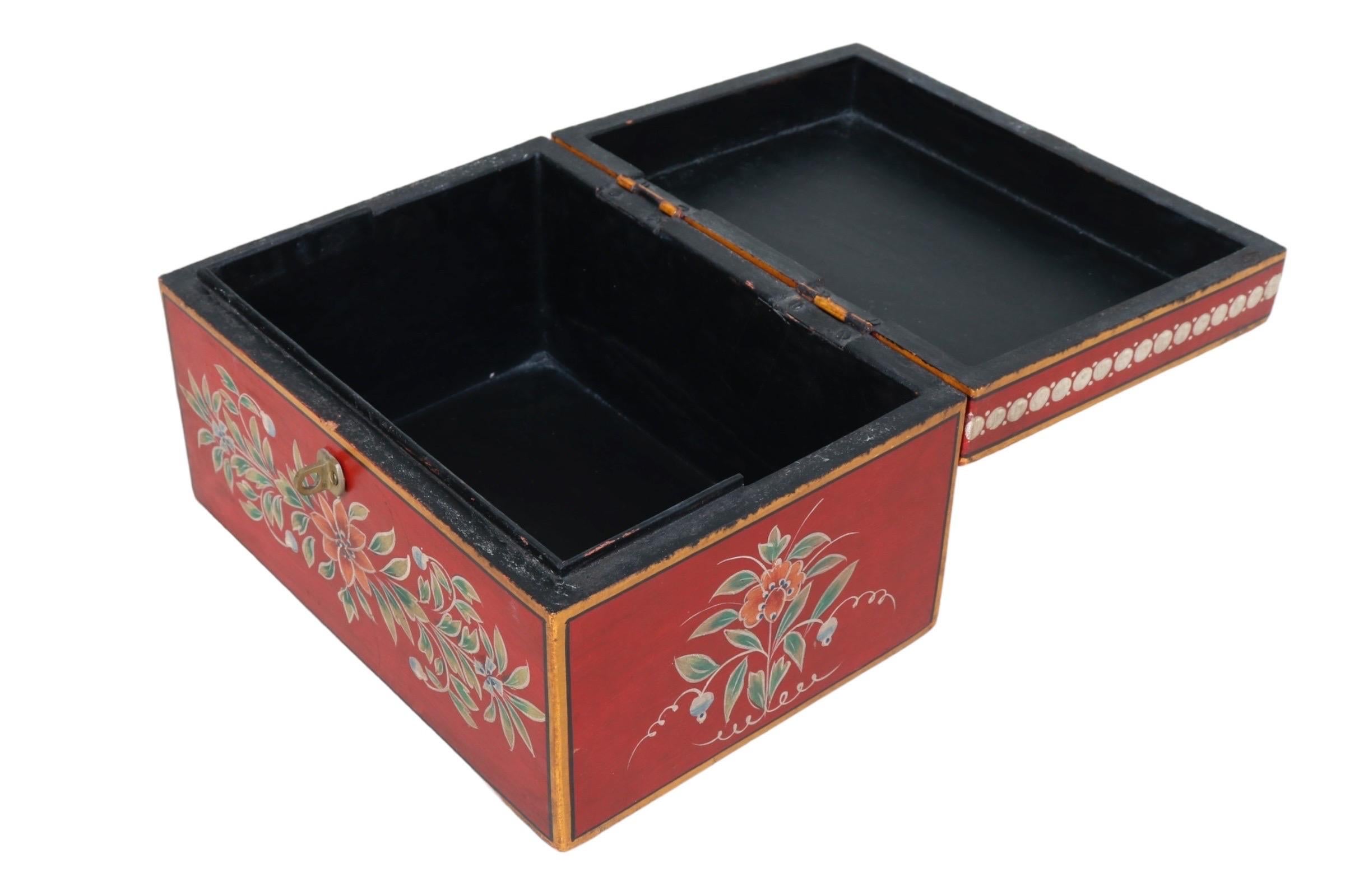Caja de Baratijas Floral Roja Pintada a Mano Madera en venta