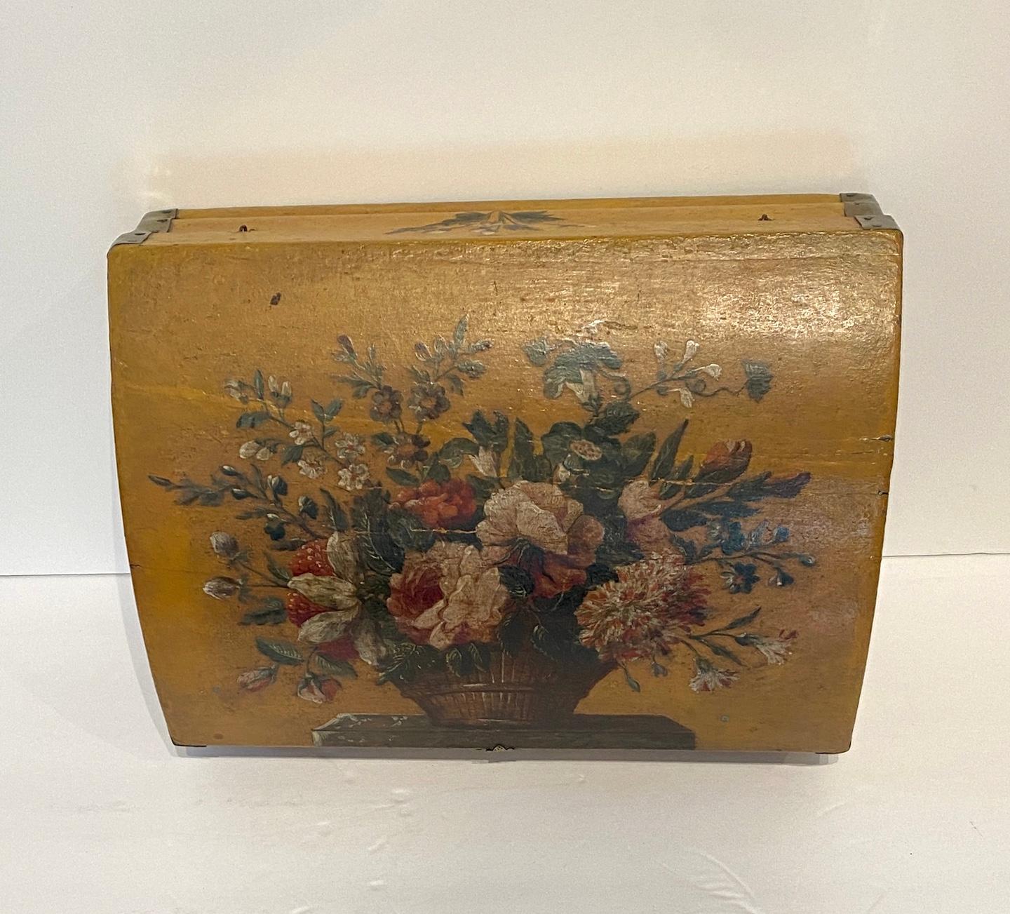 Hand Painted Floral Wig Box In Good Condition For Sale In Newport Beach, CA
