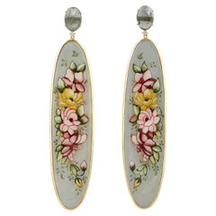 Handbemalte Blumenmalerei-Ohrringe aus 18 Karat Gelbgold