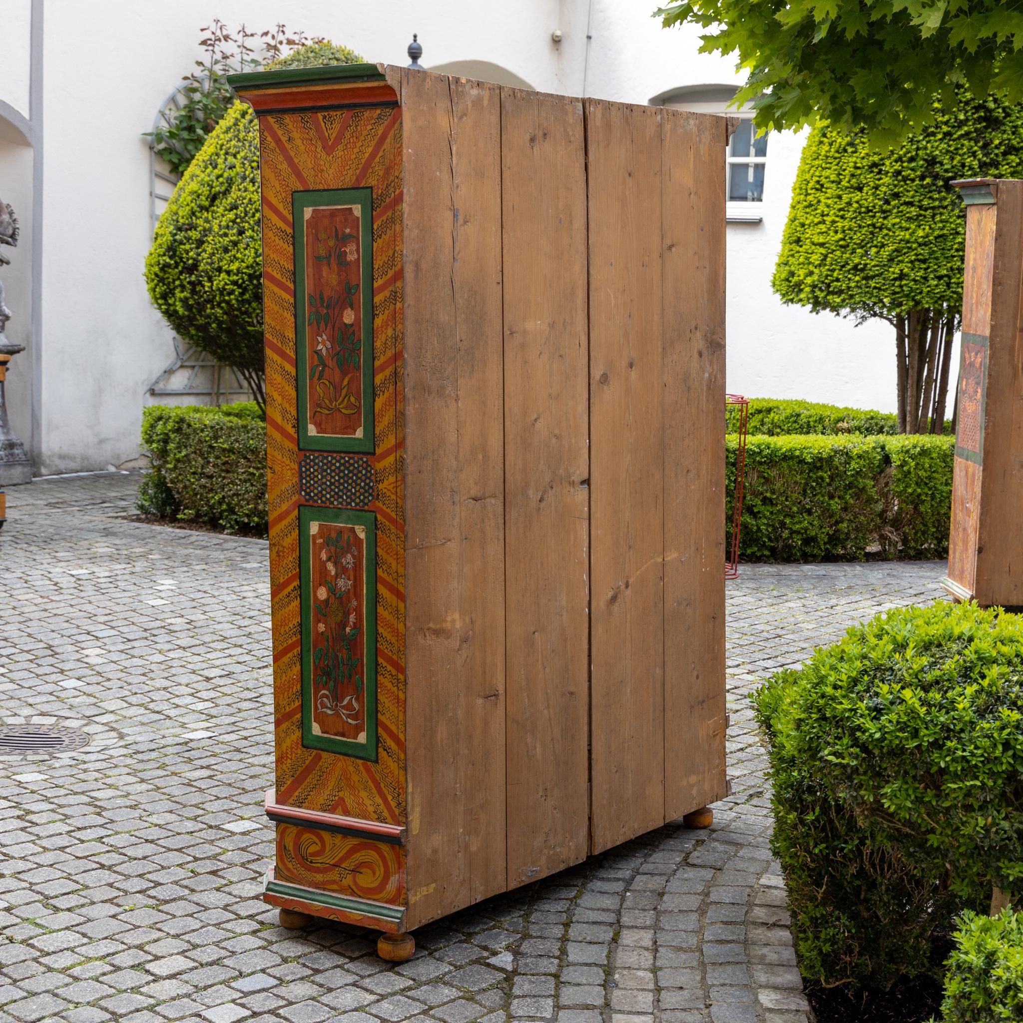 Armoire popolare dipinto a mano, Germania meridionale, datato 1840 e Monogram K.OM. in vendita 2