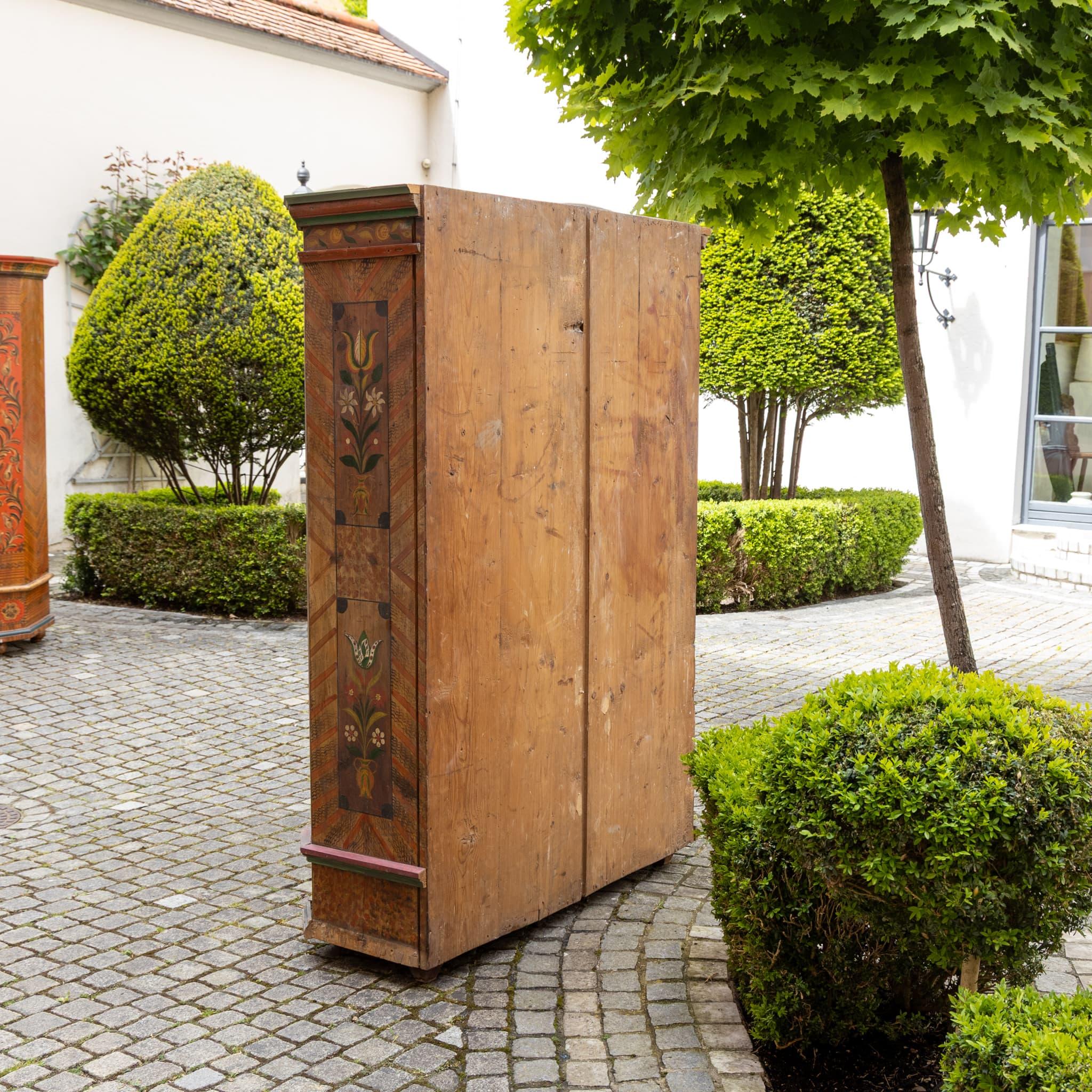 Armoire d'arte popolare dipinto a mano, Germania meridionale, datato 1840, con iscrizione 
