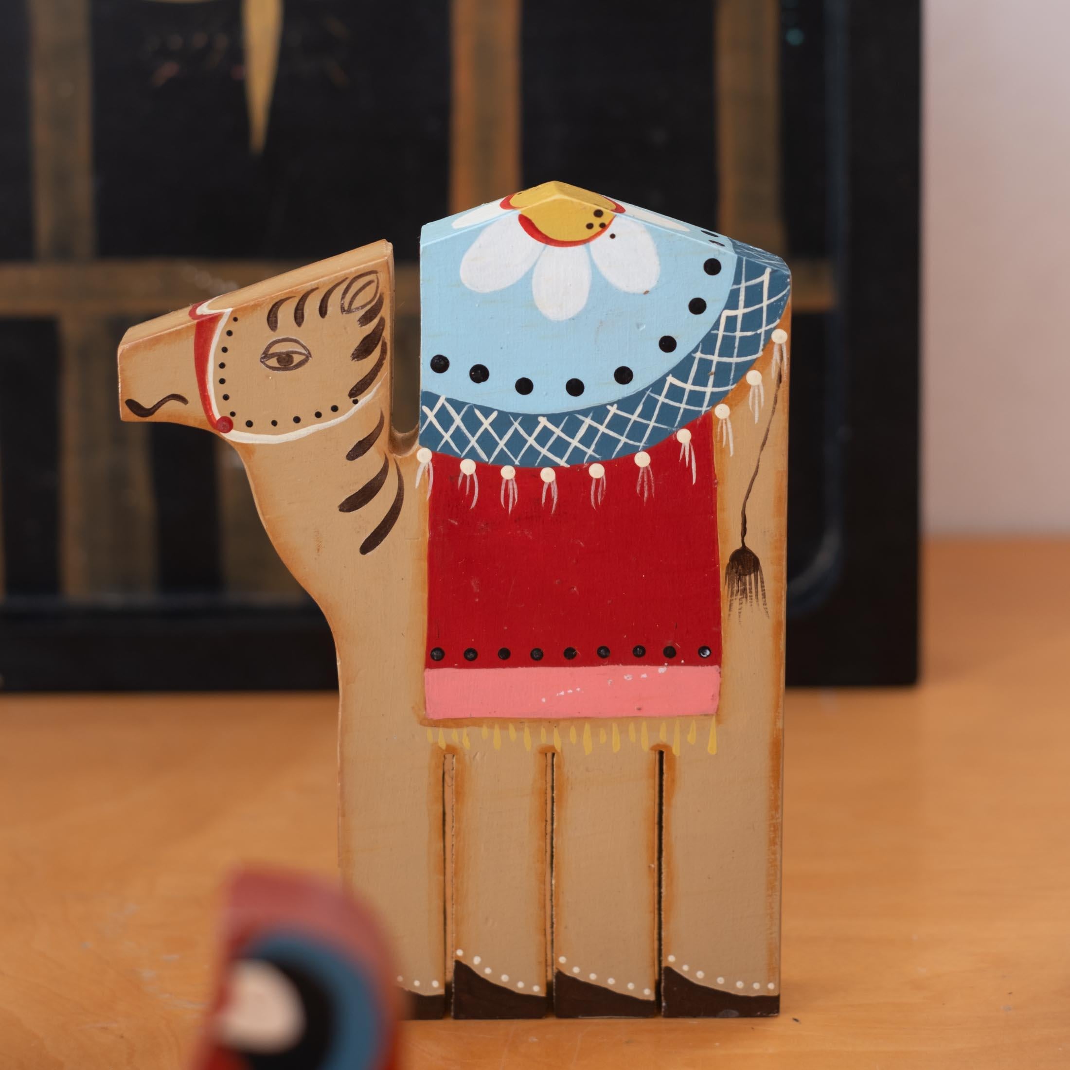 Bois Sculpture de crèche peinte à la main et de style folklorique en vente