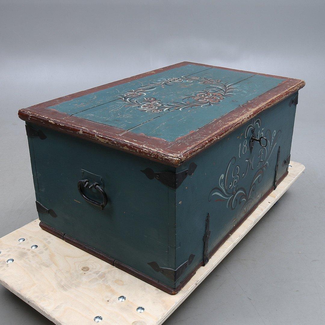 Gustavian Hand-Painted Folklore Trunk, ca. 1815 For Sale