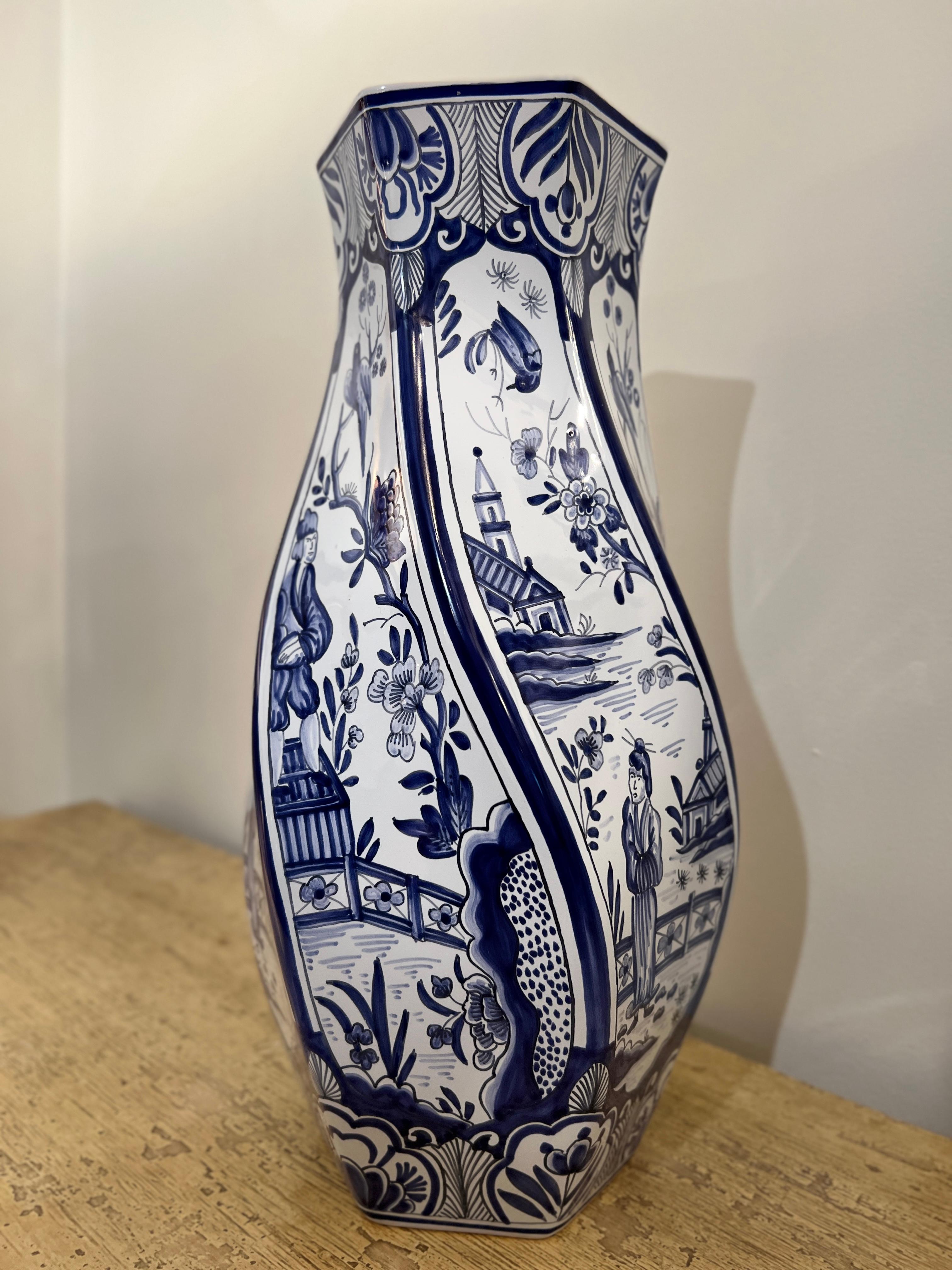 Vaso francese con coperchio dipinto a mano in bianco e blu -  Firmato per Tiffany & Co. in vendita 12