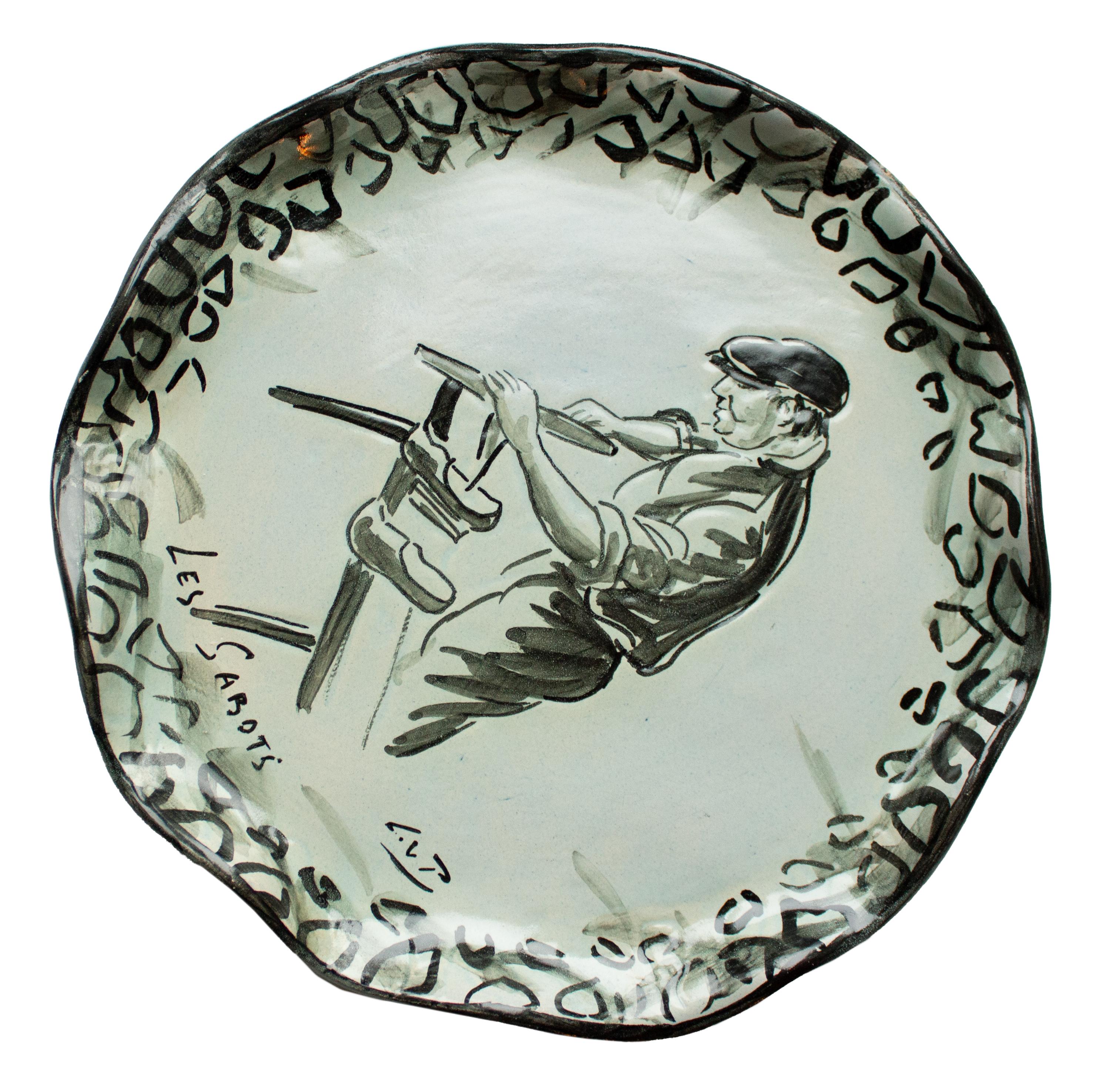 Assiettes de campagne peintes à la main célébrant l'artisanat rural en noir et gris en vente 3