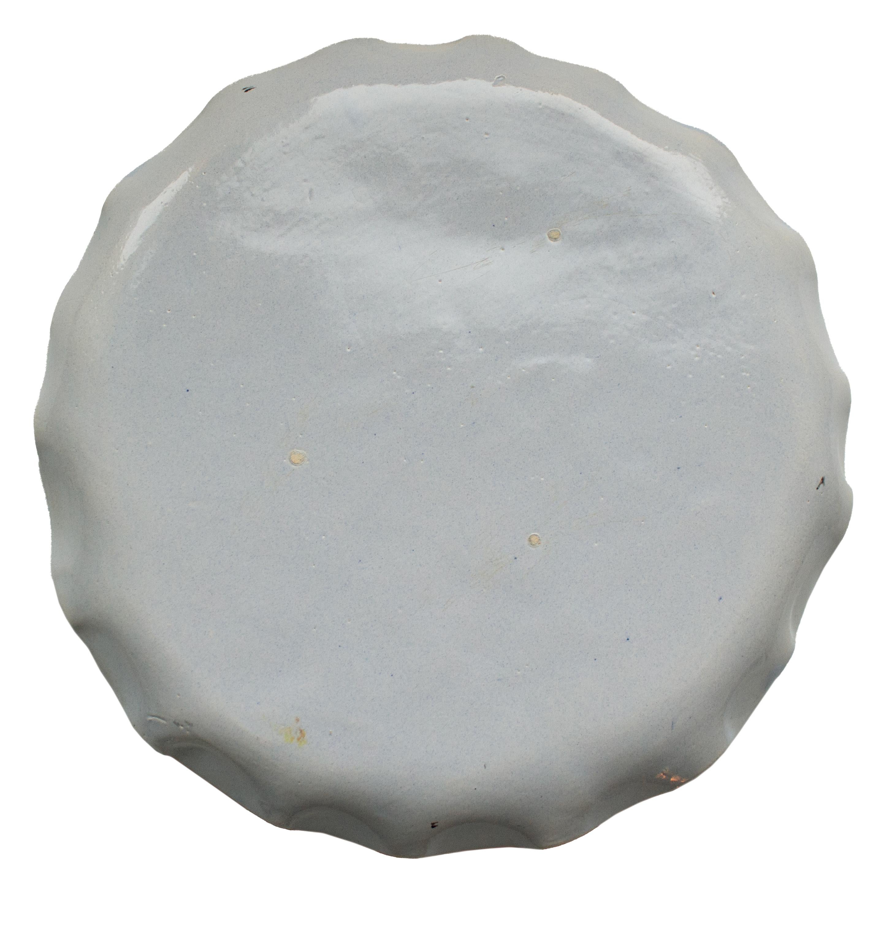 Assiettes de campagne peintes à la main célébrant l'artisanat rural en noir et gris Bon état - En vente à Stockholm, SE