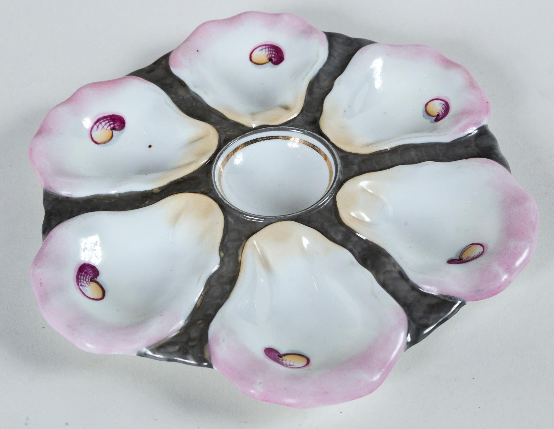 Hand-Painted French Oyster Plate, circa 1900 In Good Condition In Chappaqua, NY