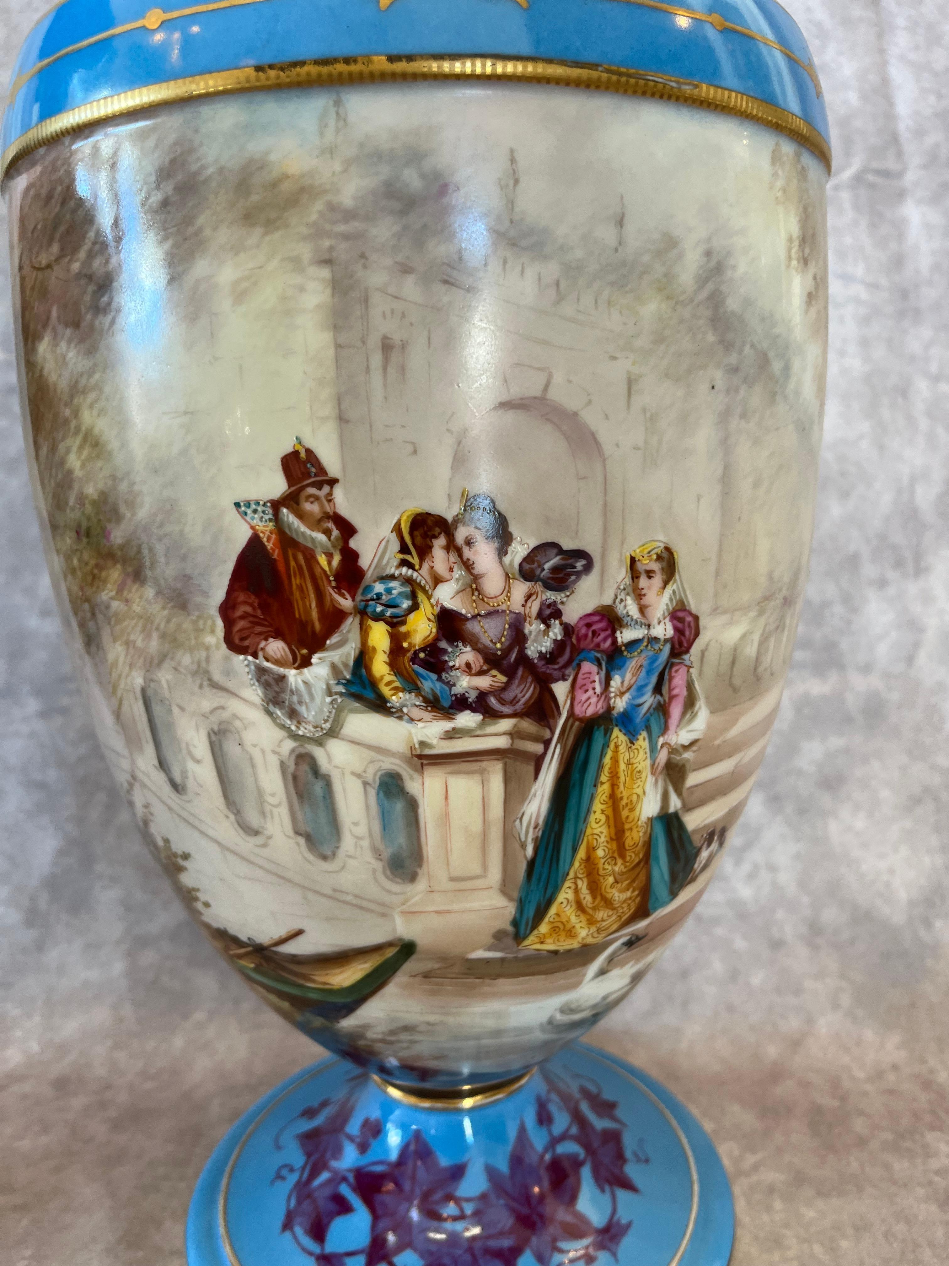 Victorien Vases en porcelaine française peints à la main de style Sèvres en vente