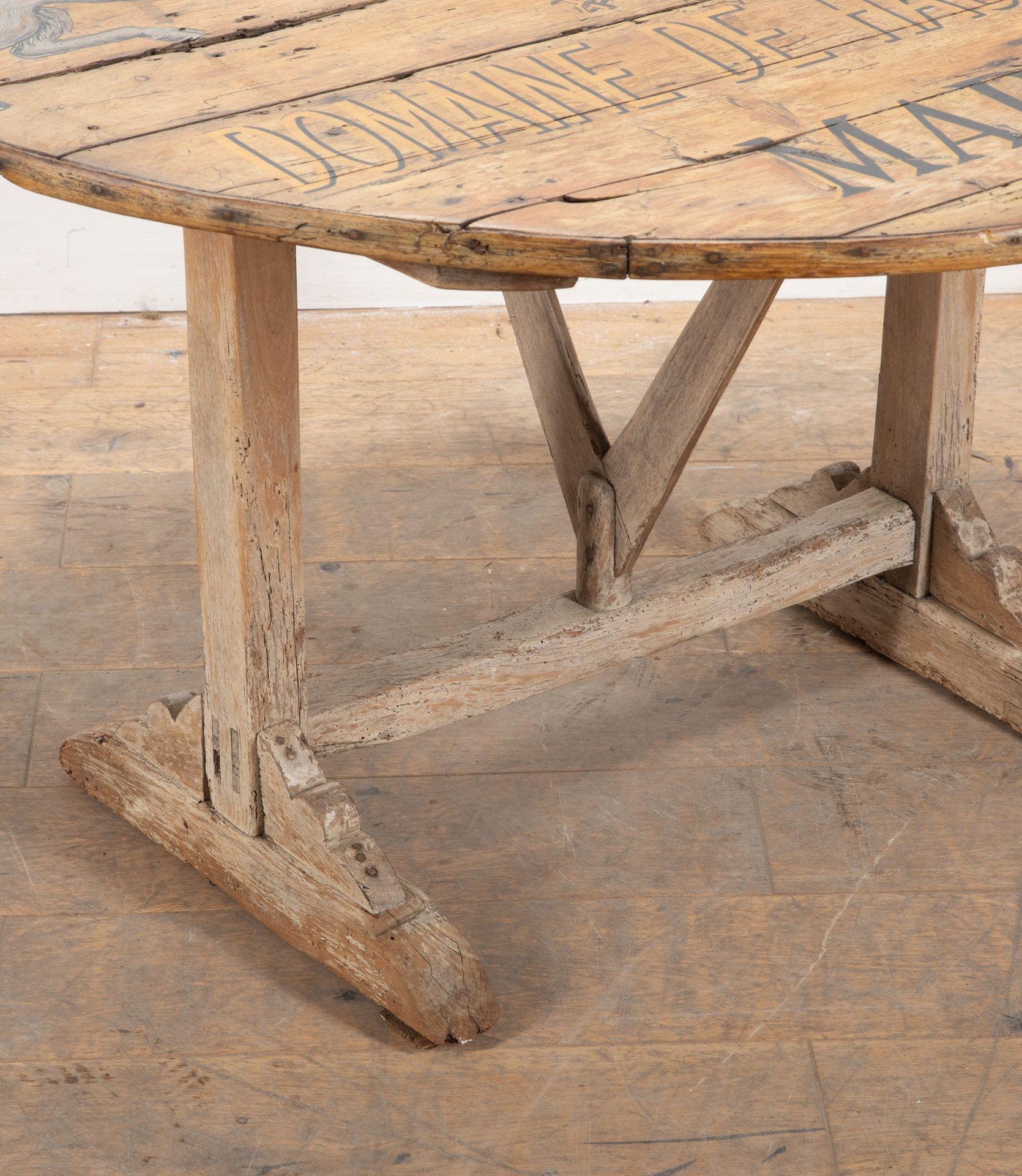 Table de dégustation de vin 