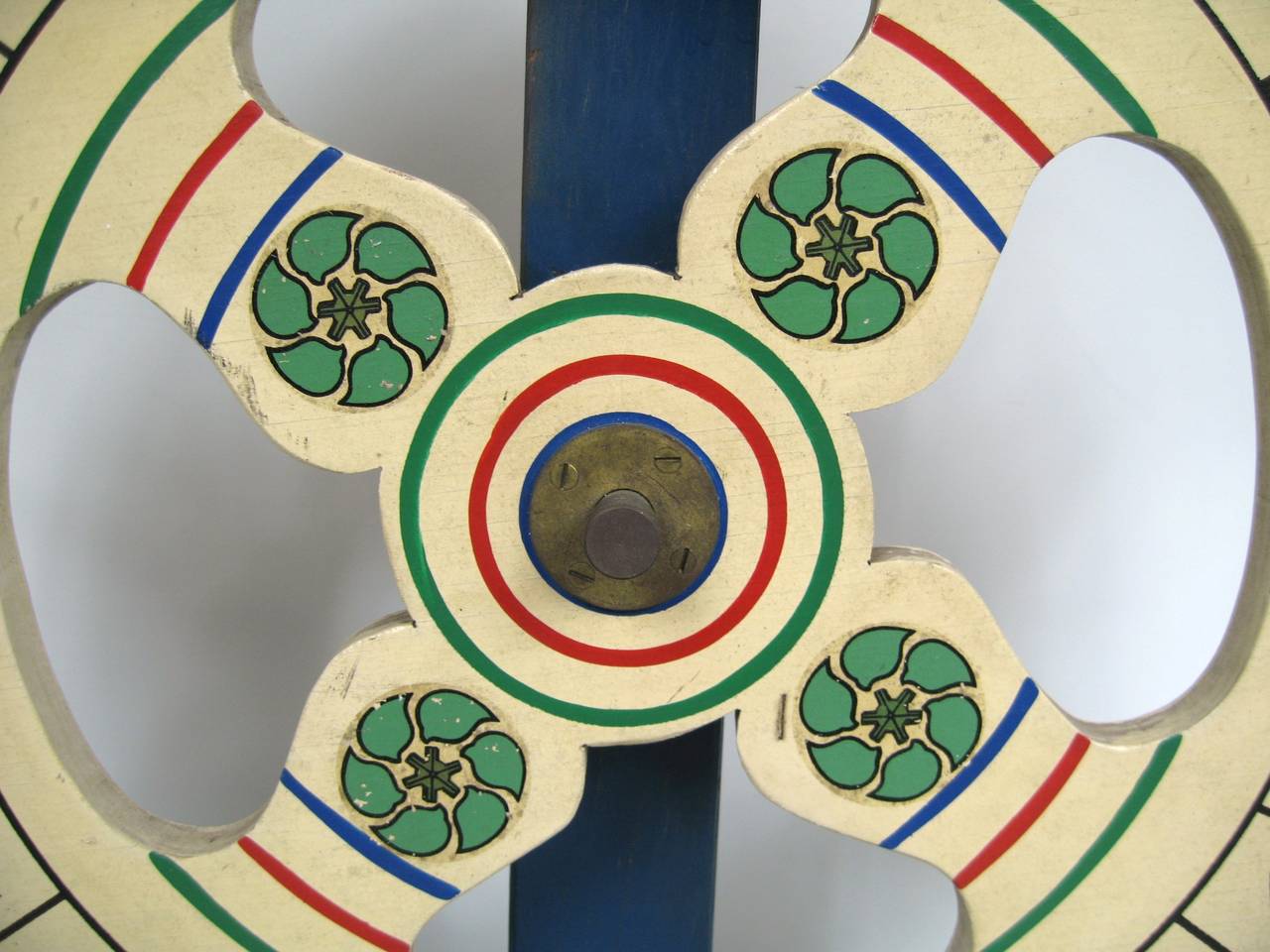 Another wonderful early Americana game wheel. Measures: 23.5 in x 34 in H x 11-3/8 in deep. Great piece for your home or office. Please be sure to check our storefront for more wonderful decorating pieces that range from Primitive, Farmhouse,