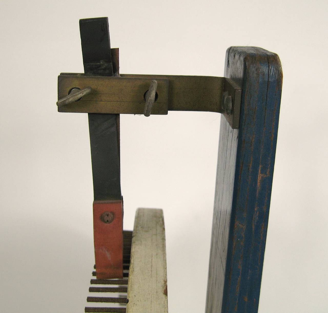 Hand Painted Game Wheel Americana Folk Art Game Farmhouse In Good Condition In Newfoundland, PA