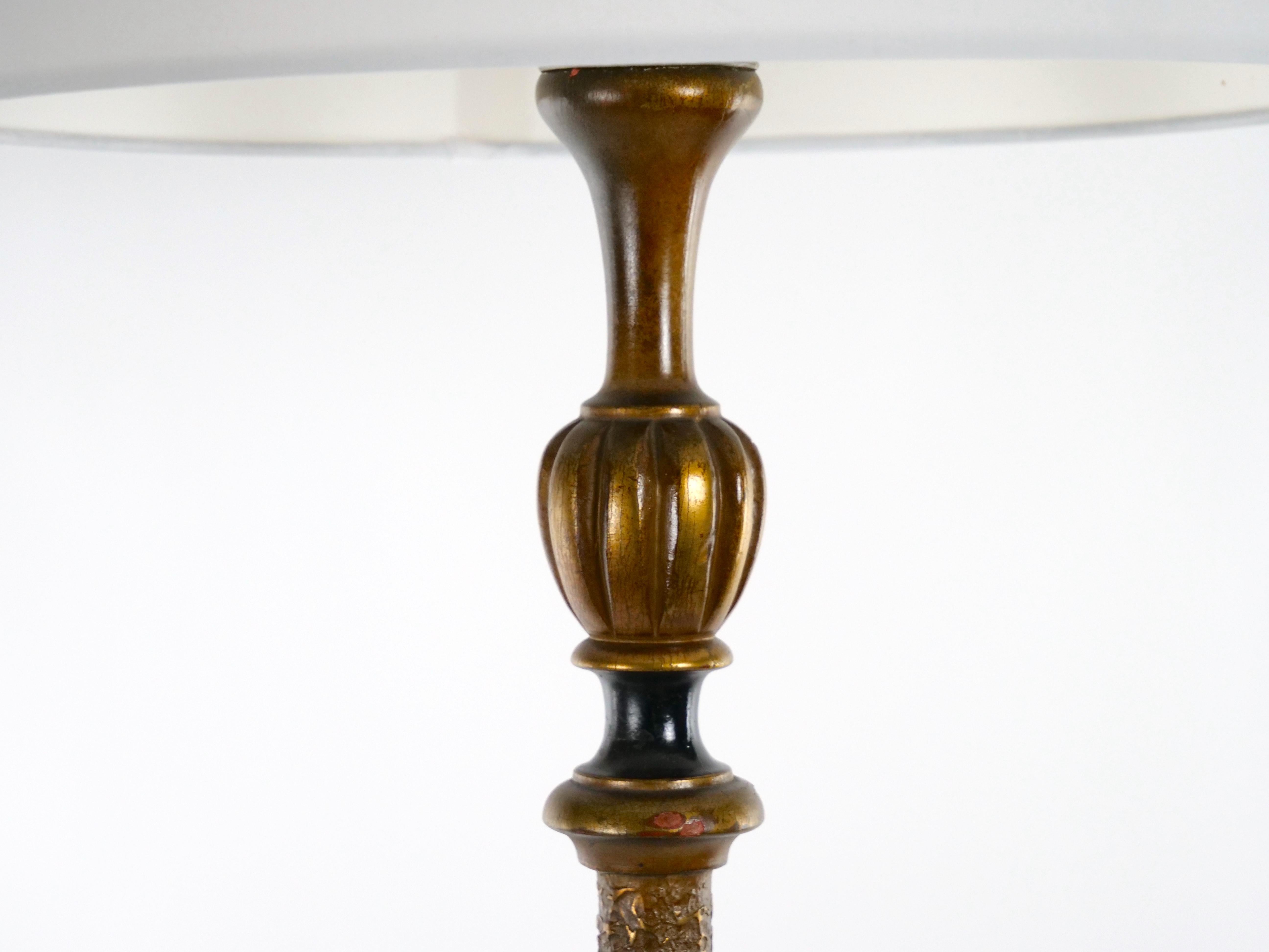 Hand-Painted Giltwood Floor Lamp In Good Condition In Tarry Town, NY