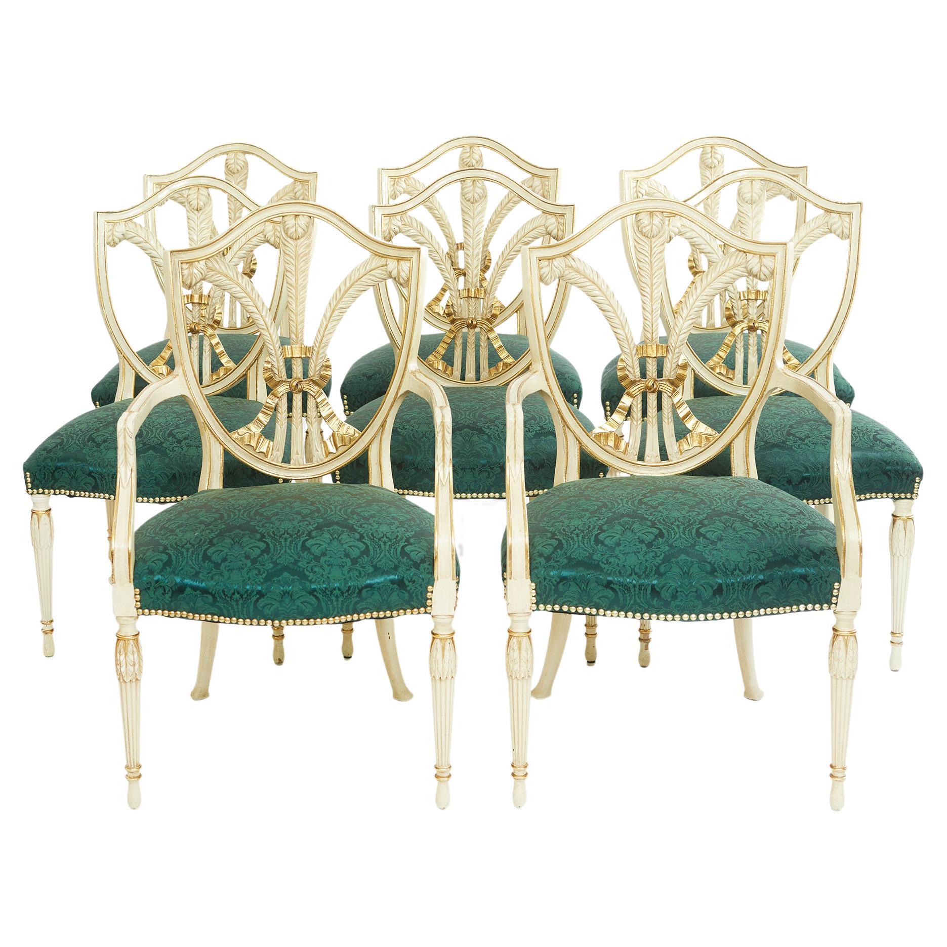 Ensemble de chaises de salle à manger peintes à la main et encadrées de bois doré en vente