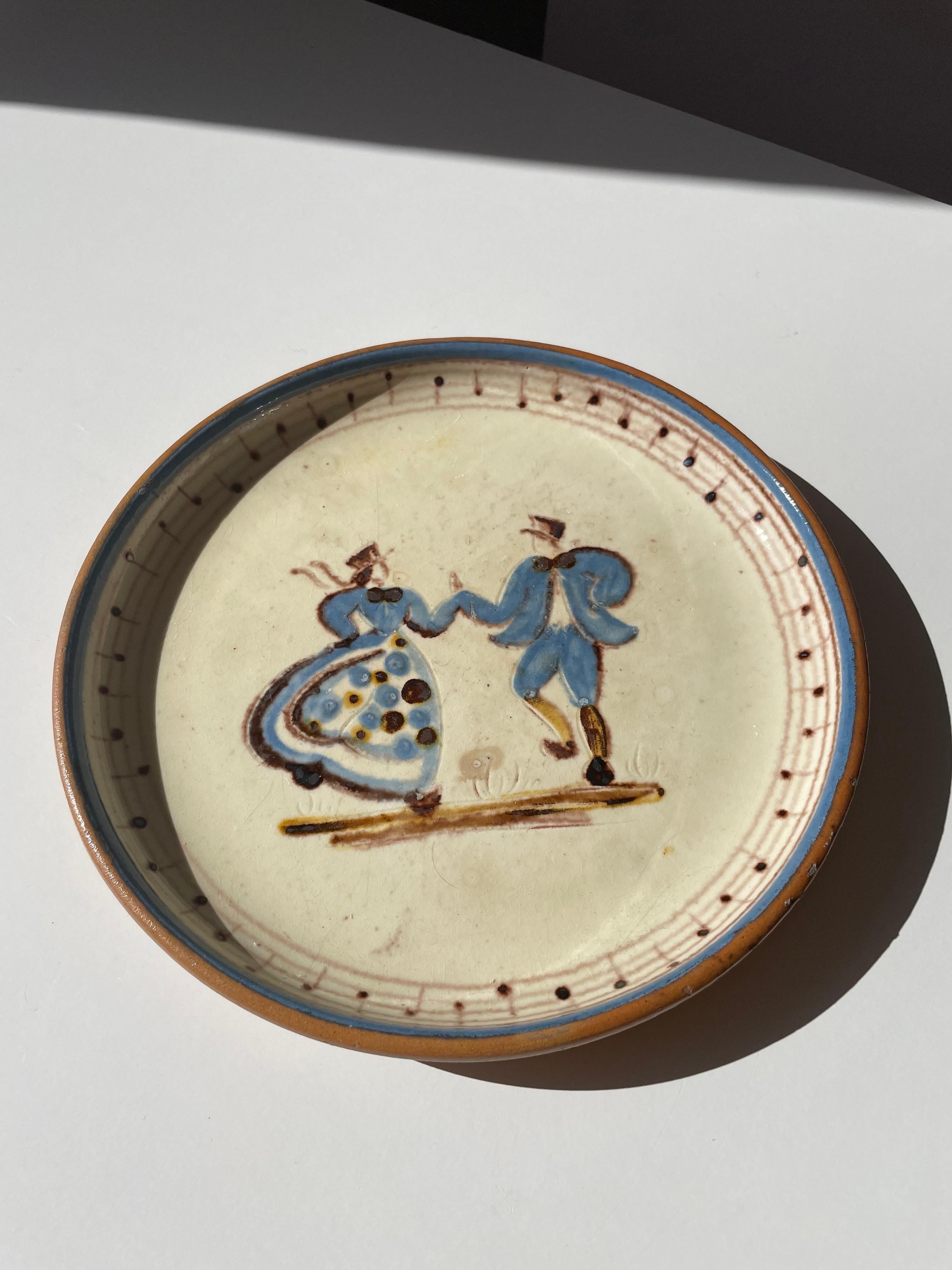 Handbemalter Dekoteller aus Keramik, 1950er-Jahre (Moderne der Mitte des Jahrhunderts) im Angebot