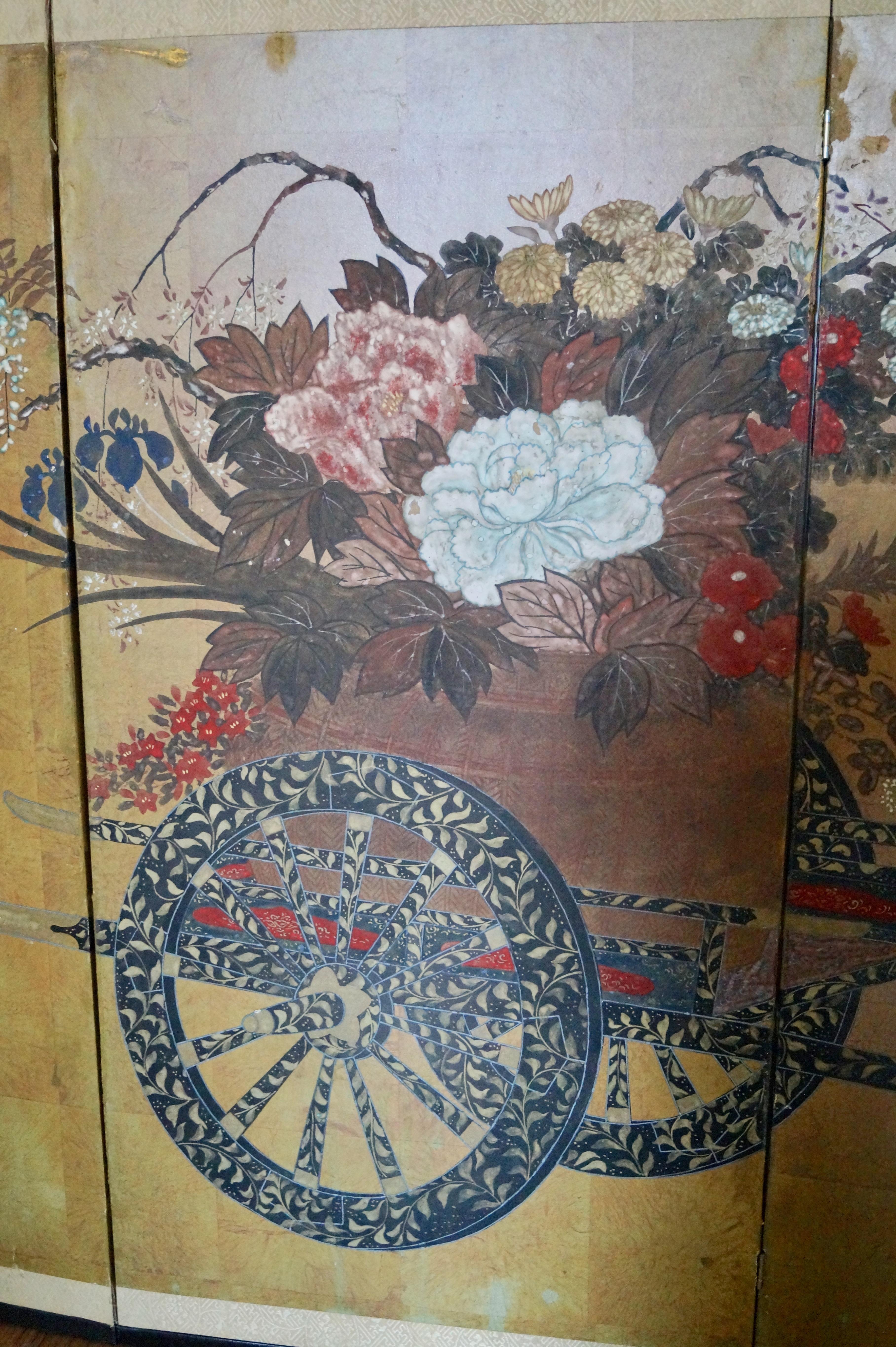 Hand-Painted Golden Chinese Folding Screen, 1900 In Good Condition For Sale In BAAMBRUGGE, NL