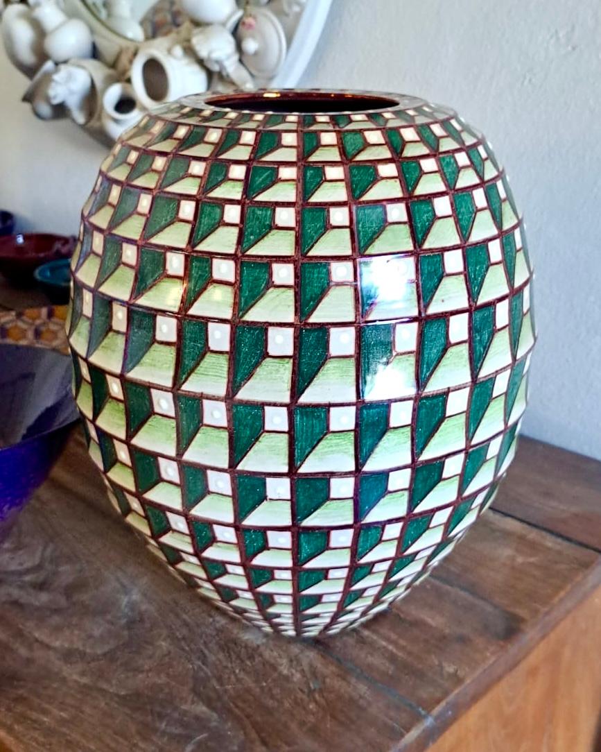 Italiano Dipinto a mano  Vaso in ceramica verde di Bottega Vignoli Italia Maiolica Contemporanea in vendita