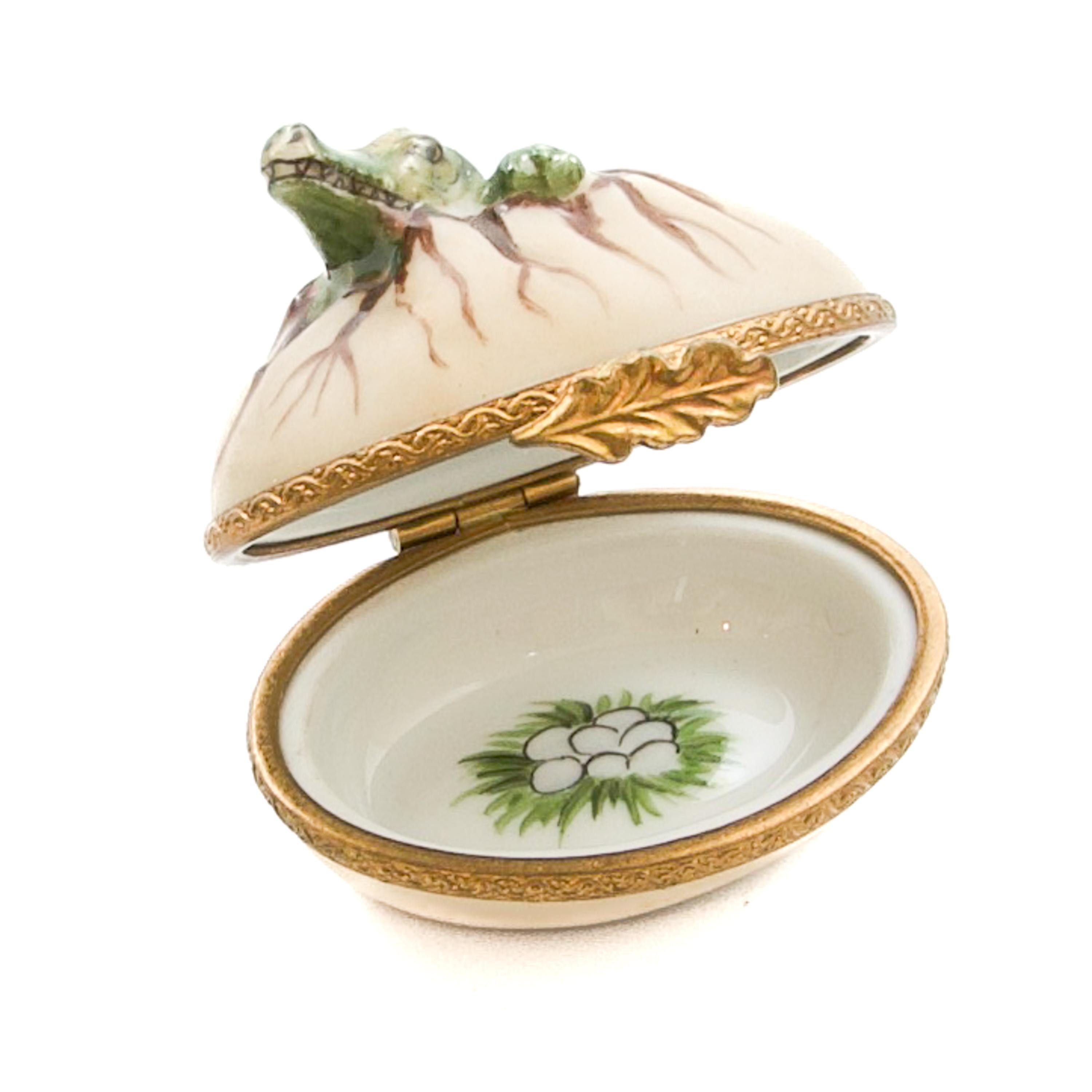 Hand-Painted Hatching Baby Crocodile Porcelain Limoges Box, France For Sale 2