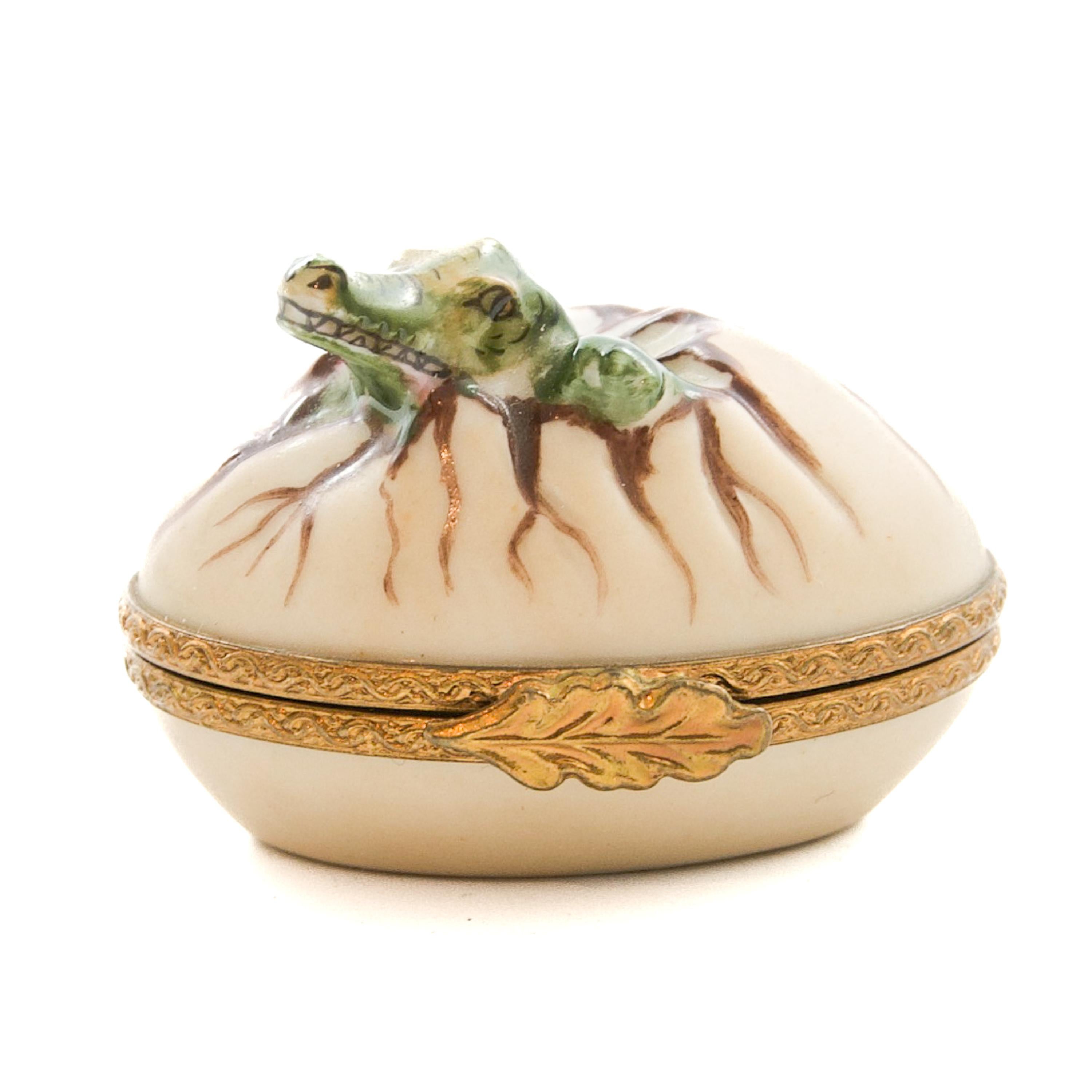 Hand-Painted Hatching Baby Crocodile Porcelain Limoges Box, France For Sale 5