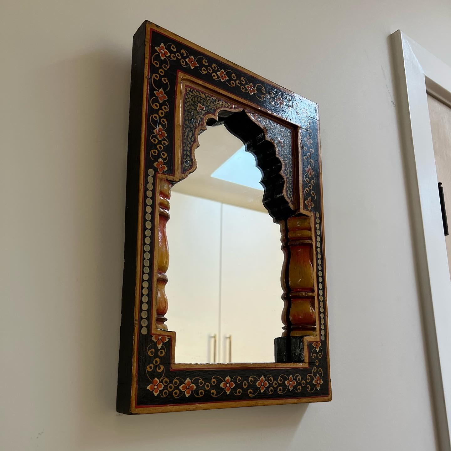 Hand-Painted Indian Archway Mirror, 1940s In Good Condition For Sale In View Park, CA