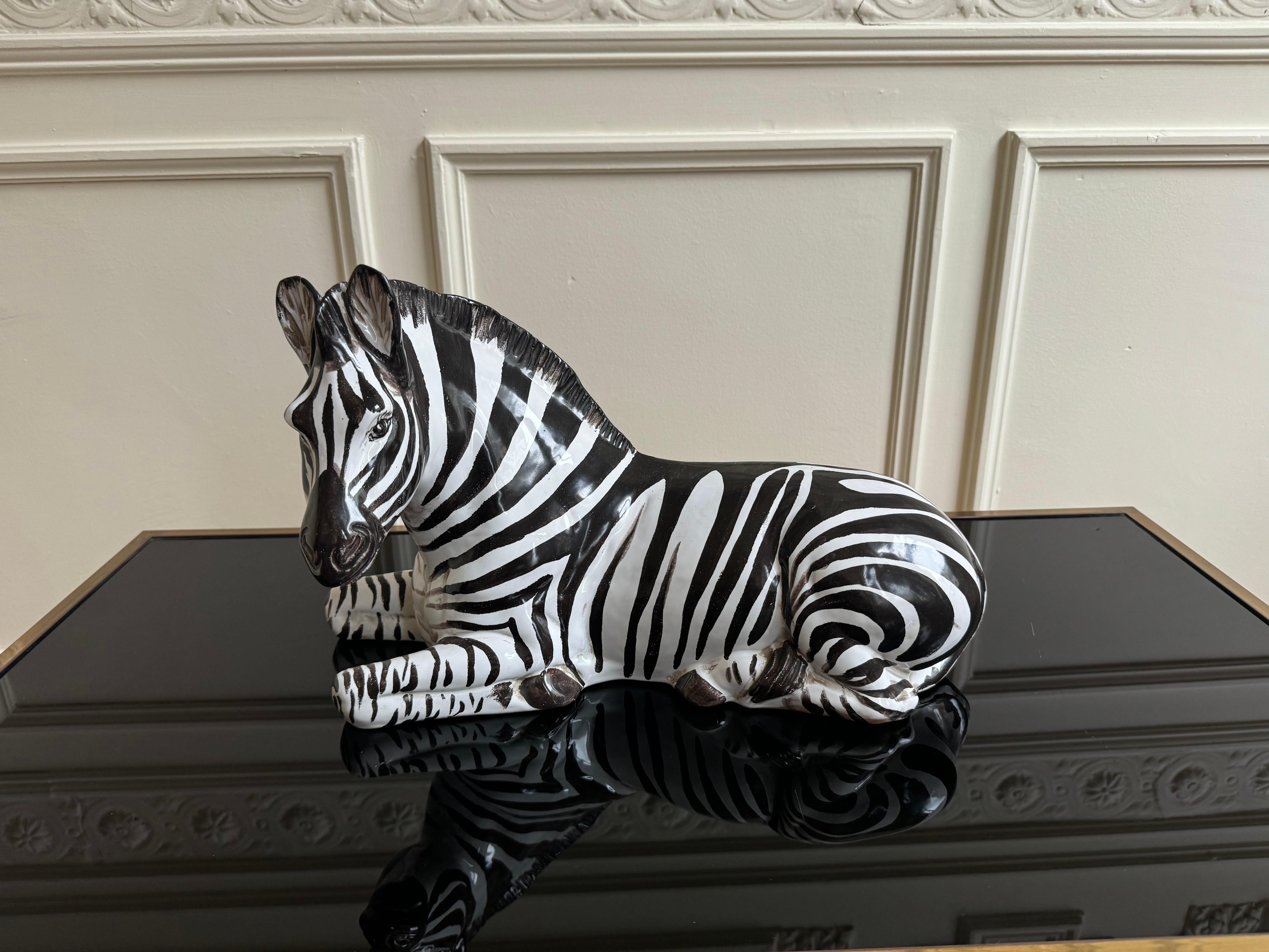 Milieu du XXe siècle Sculpture zébrée en céramique italienne peinte à la main, années 1960 en vente