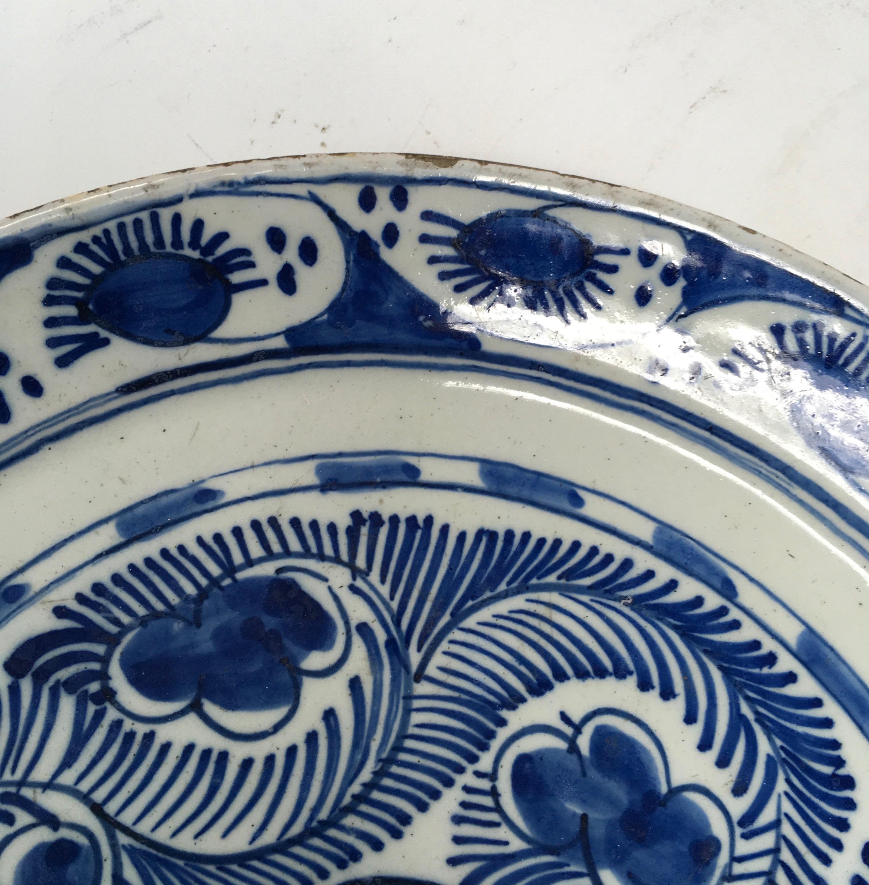 Hand Painted Italian Deruta Pottery Plate In Good Condition In Houston, TX