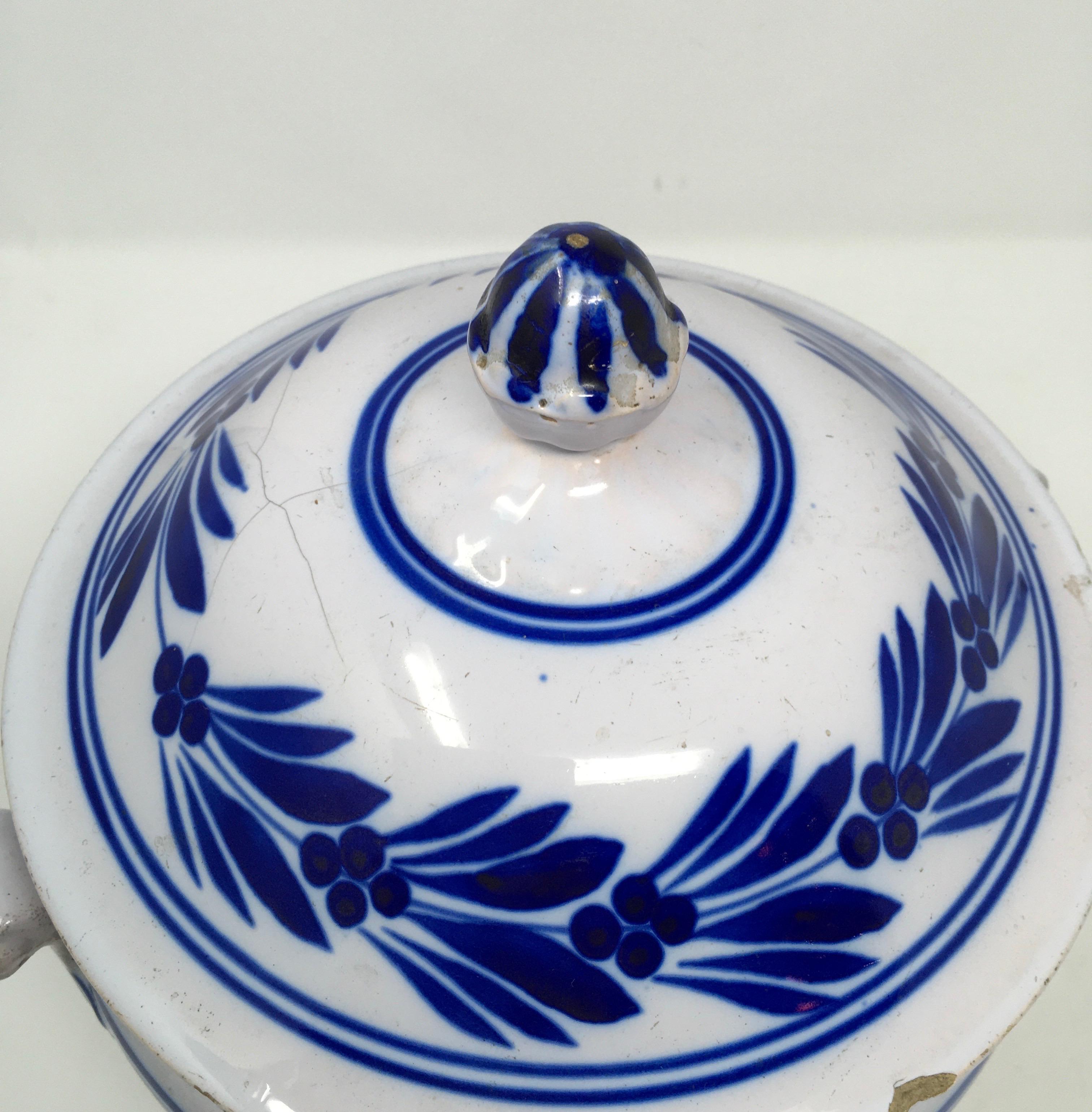 Hand Painted Italian Deruta Pottery Tureen For Sale 12
