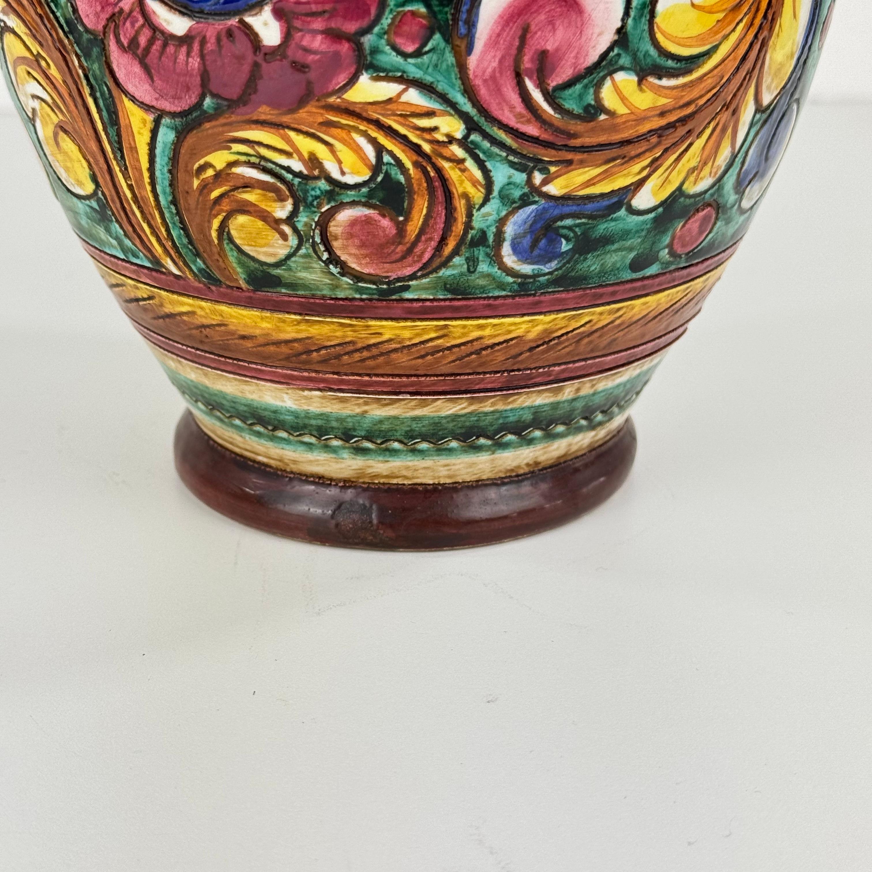 Vase en majolique italienne peint à la main d'Orvieto, signé 
