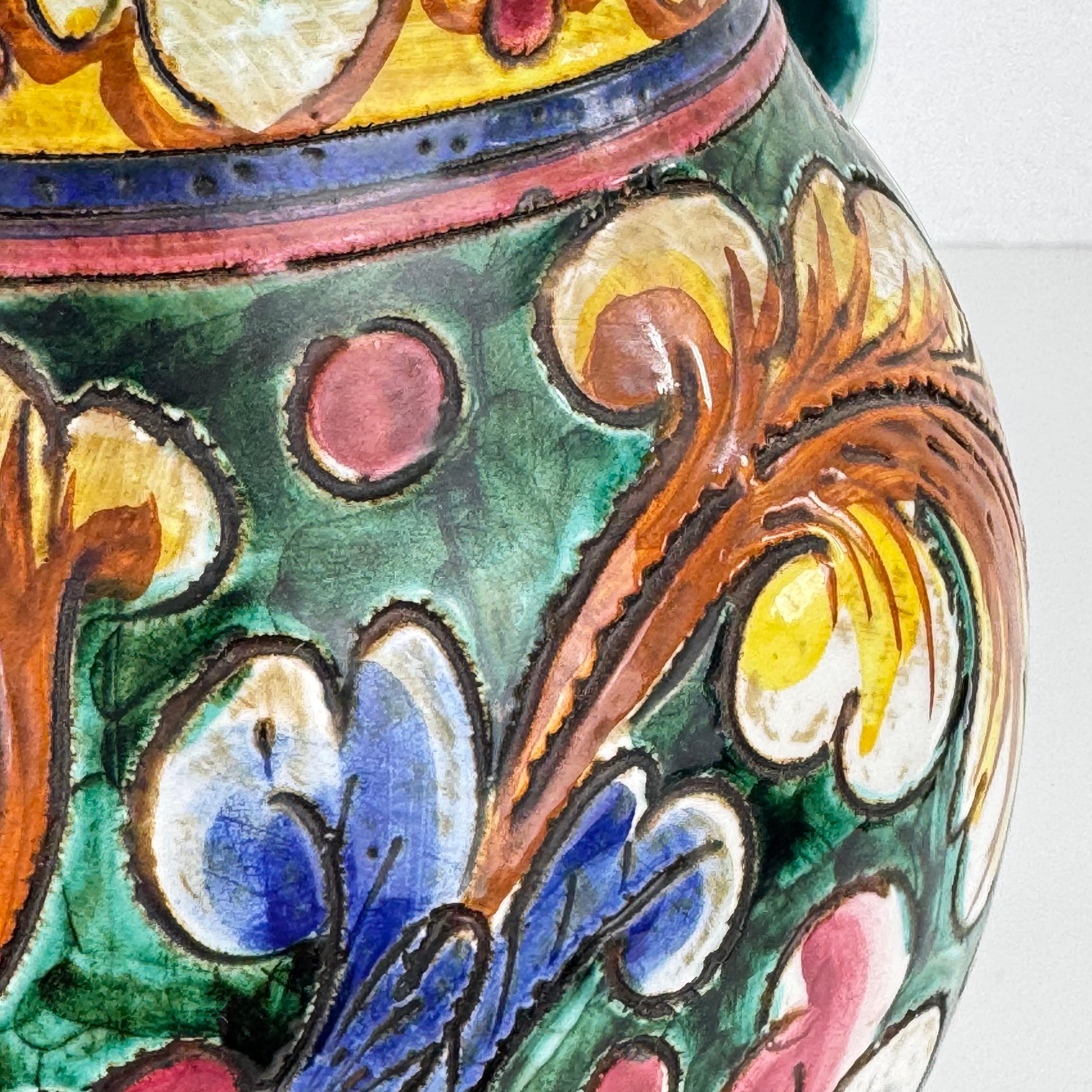 Vase en majolique italienne peint à la main d'Orvieto, signé 