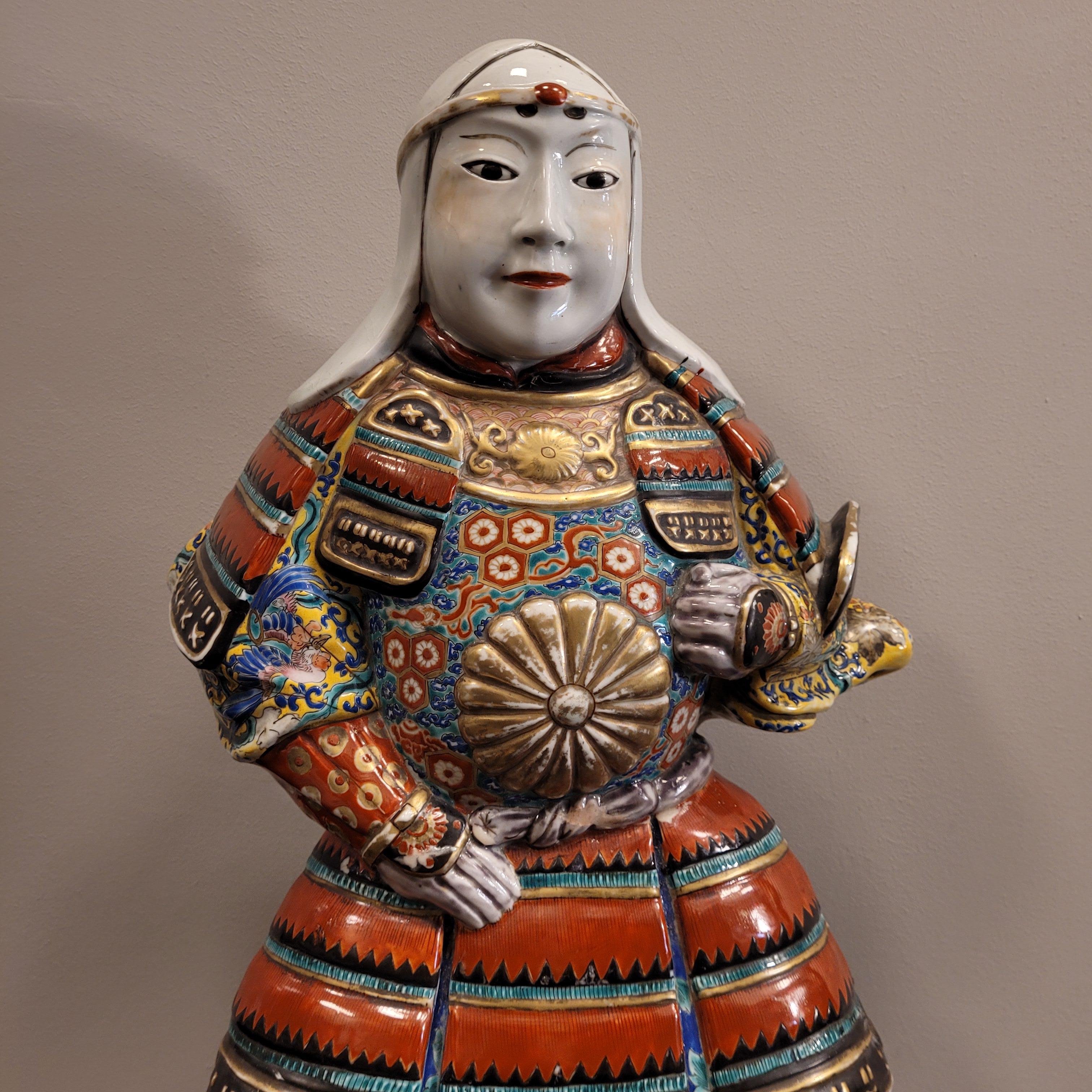Early 20th Century Hand painted  Japanese porcelain Samurai  red, yellow blue gold pink For Sale