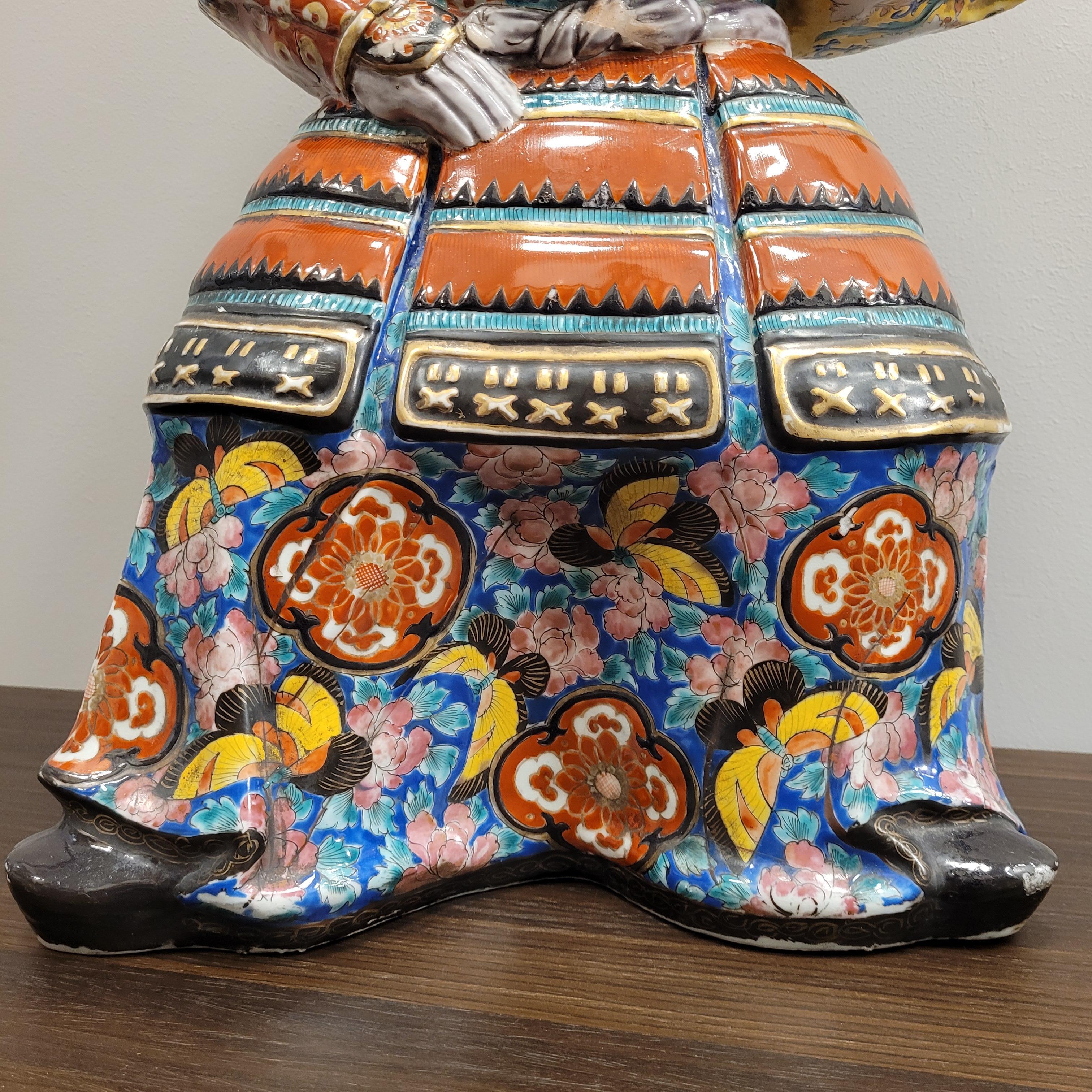 Hand painted  Japanese porcelain Samurai  red, yellow blue gold pink For Sale 2