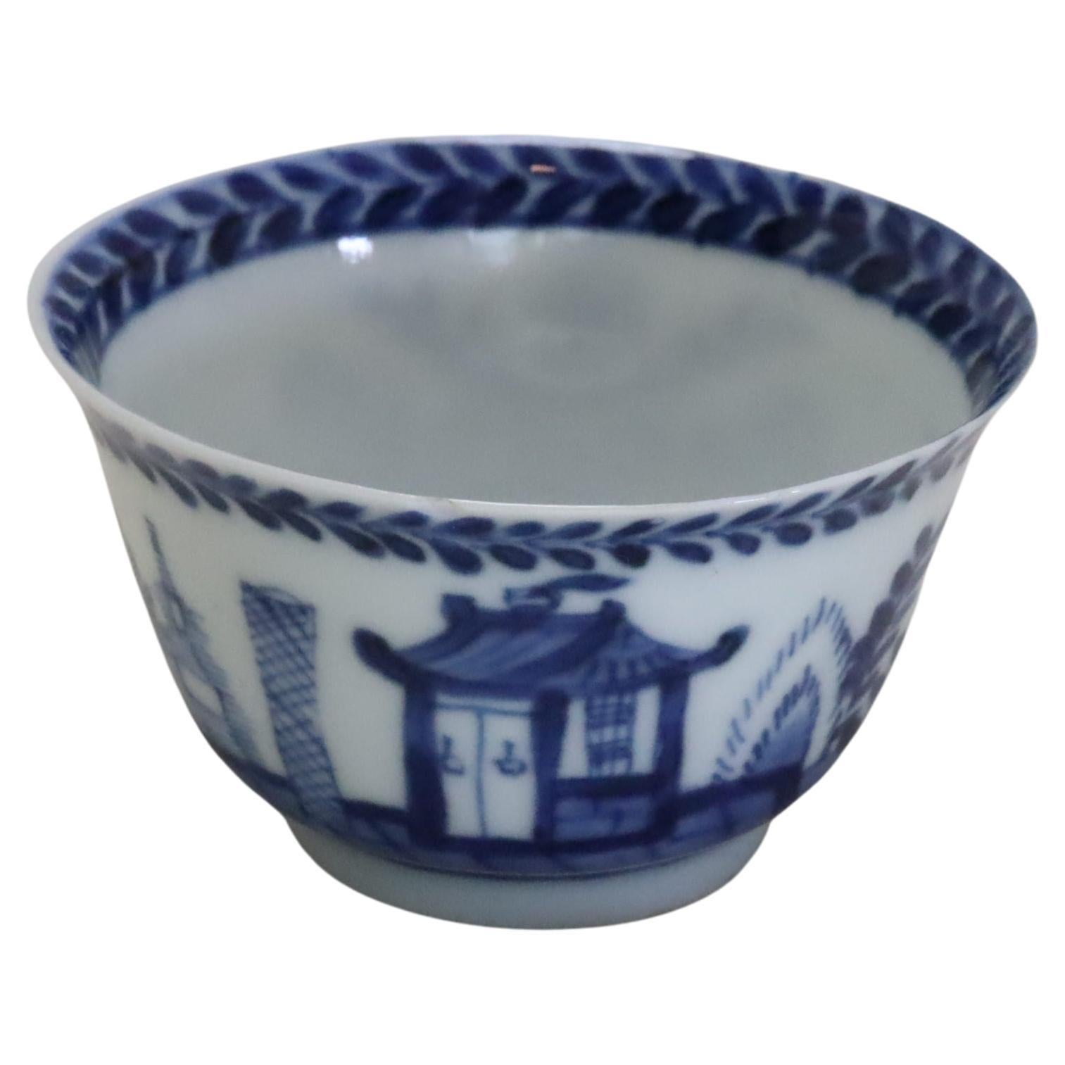 Hand Painted Kangxi Porcelain Tea Bowl For Sale