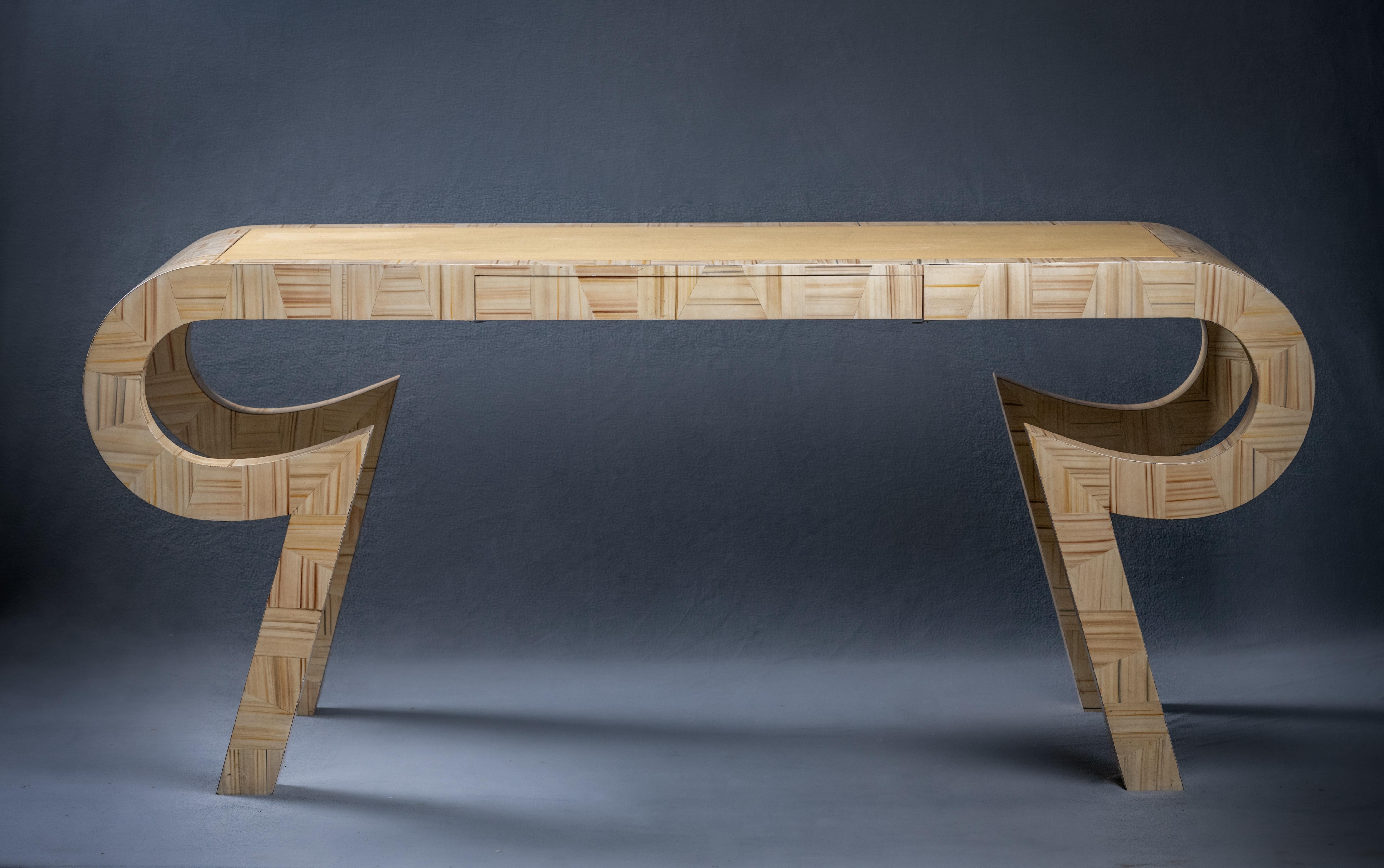 Consola/escritorio lacado pintado a mano por Alessandro para Baker, hacia 1980 Moderno de mediados de siglo en venta
