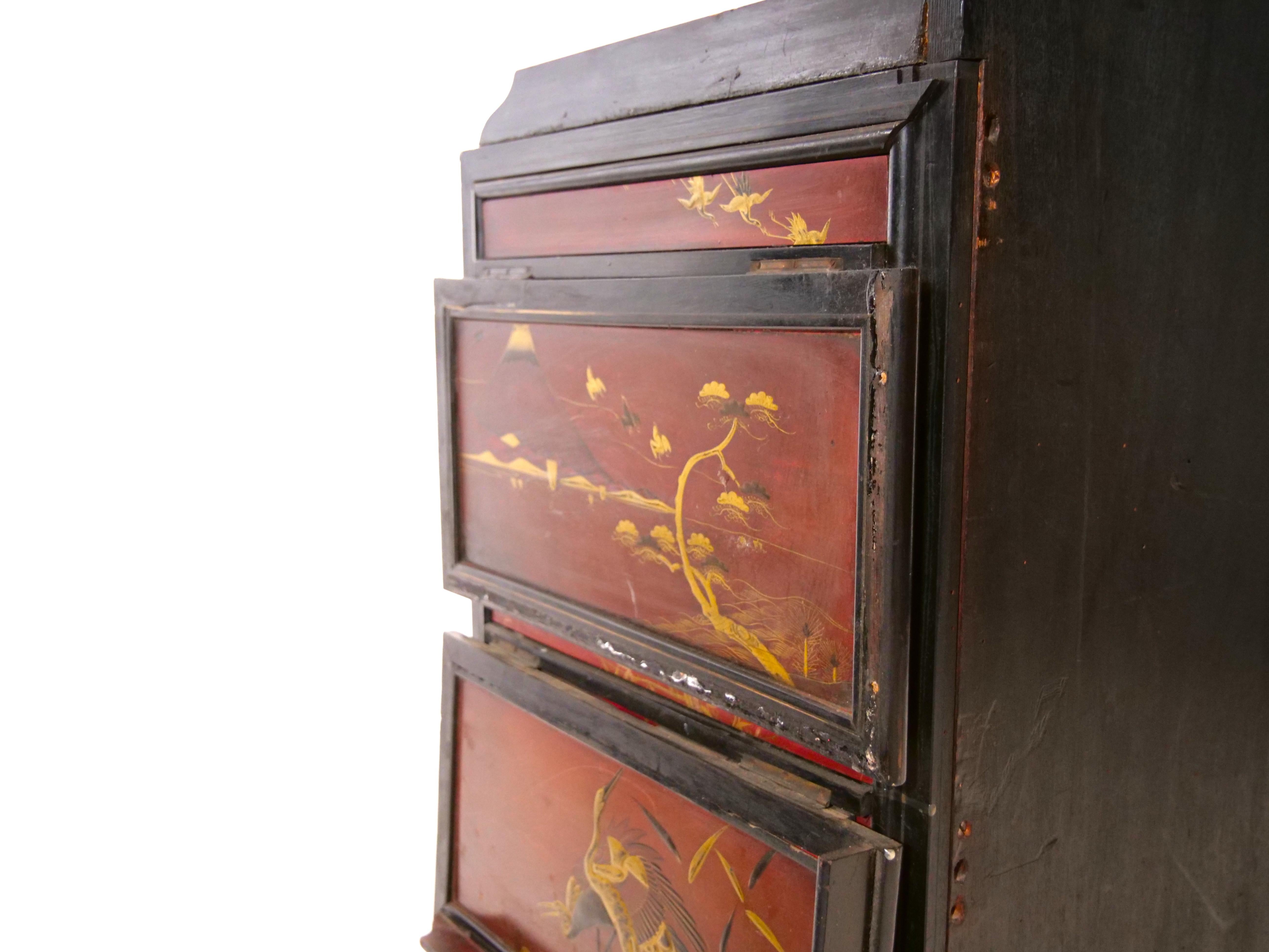 Hand Painted Lacquered Wood Chinoiserie Cabinet 6