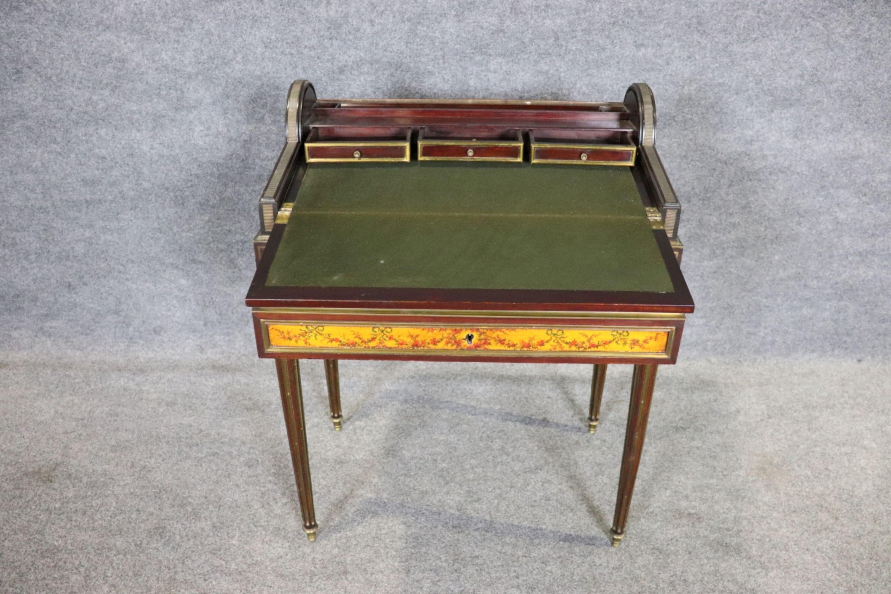 Handgemalter Damen-Roll-Top-Schreibtisch im Zustand „Gut“ im Angebot in Swedesboro, NJ