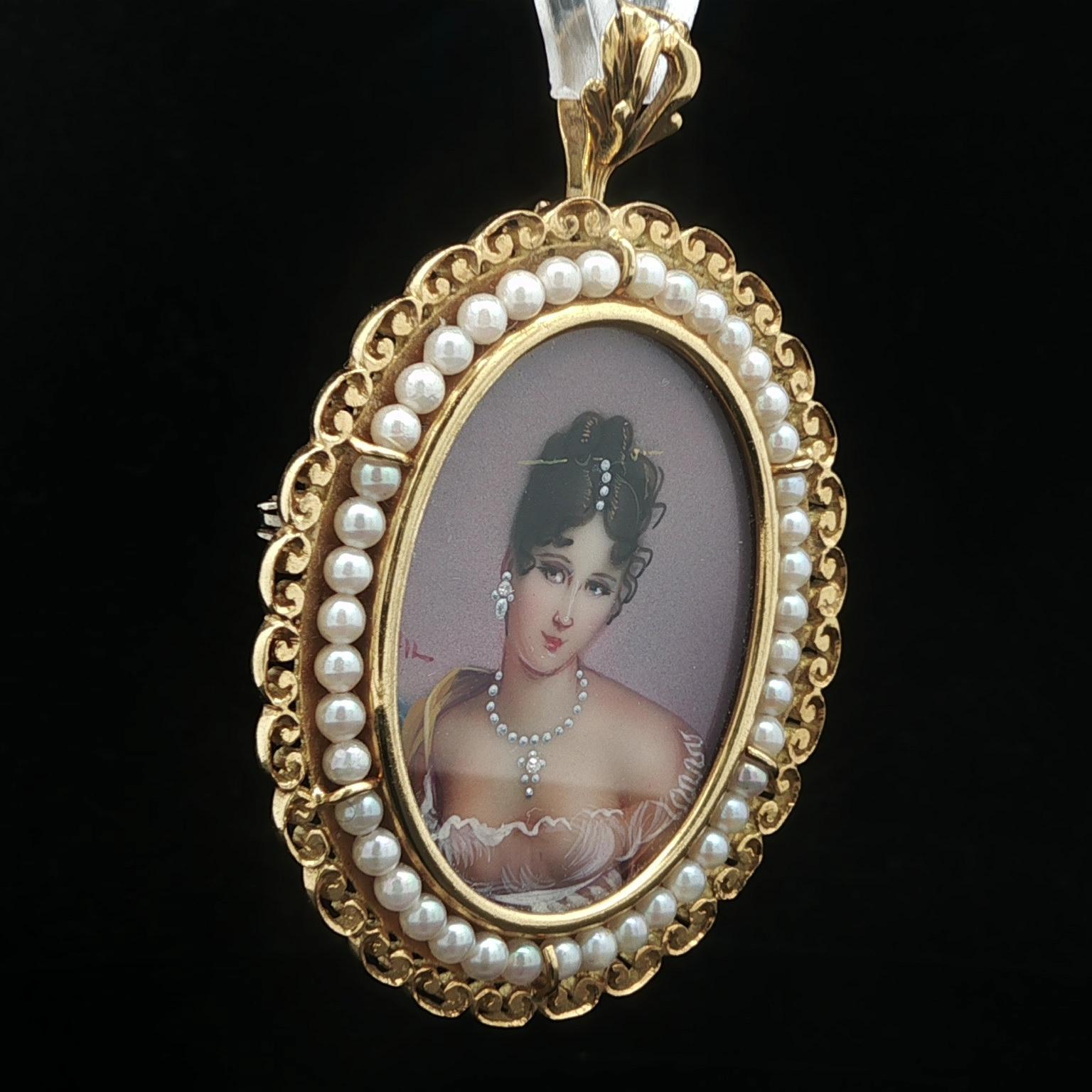 Round Cut Hand Painted Lady Portrait w/ 18k Yellow Gold & Pearl Frame Pin Brooch Pendant For Sale