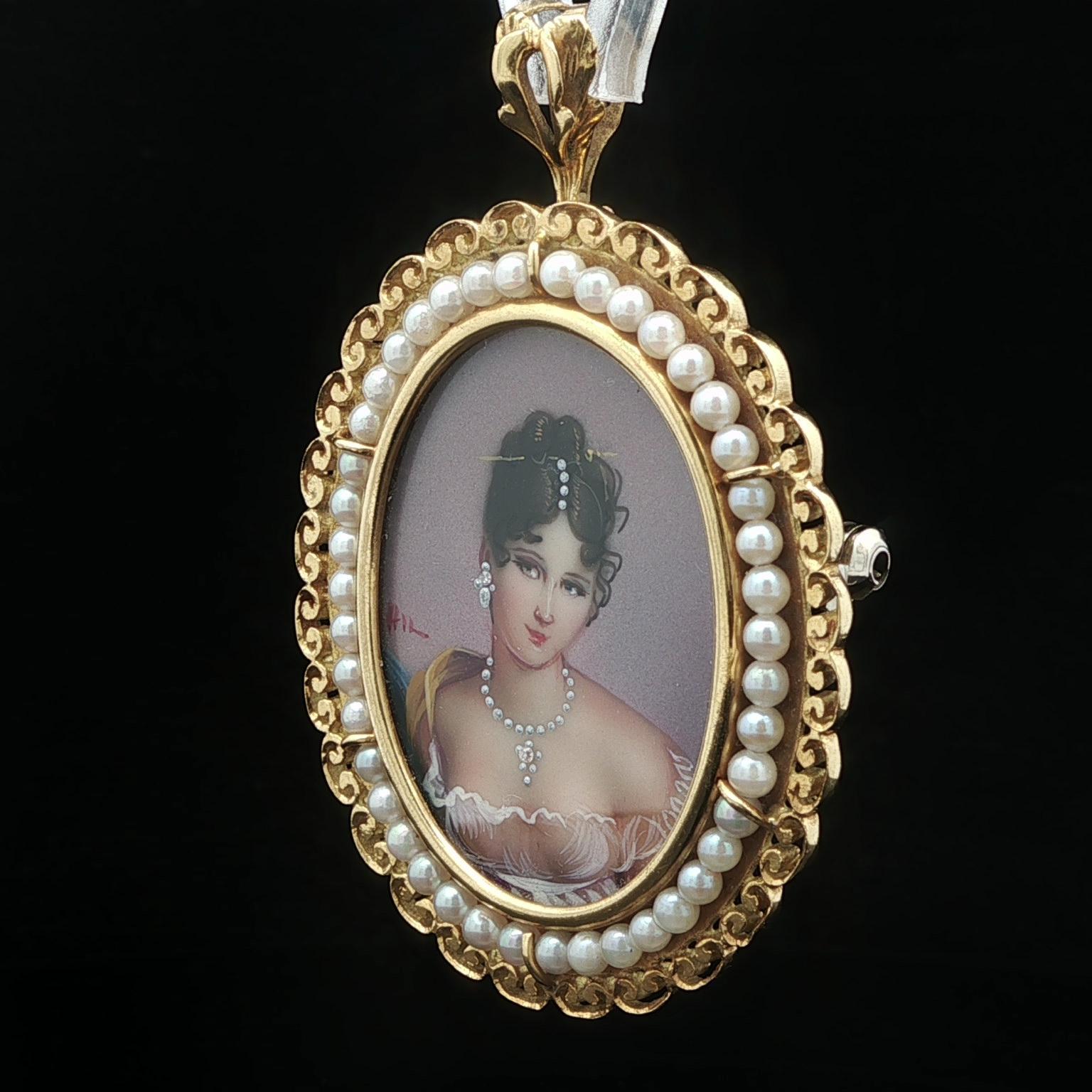 Hand Painted Lady Portrait w/ 18k Yellow Gold & Pearl Frame Pin Brooch Pendant In Good Condition For Sale In Montclair, NJ