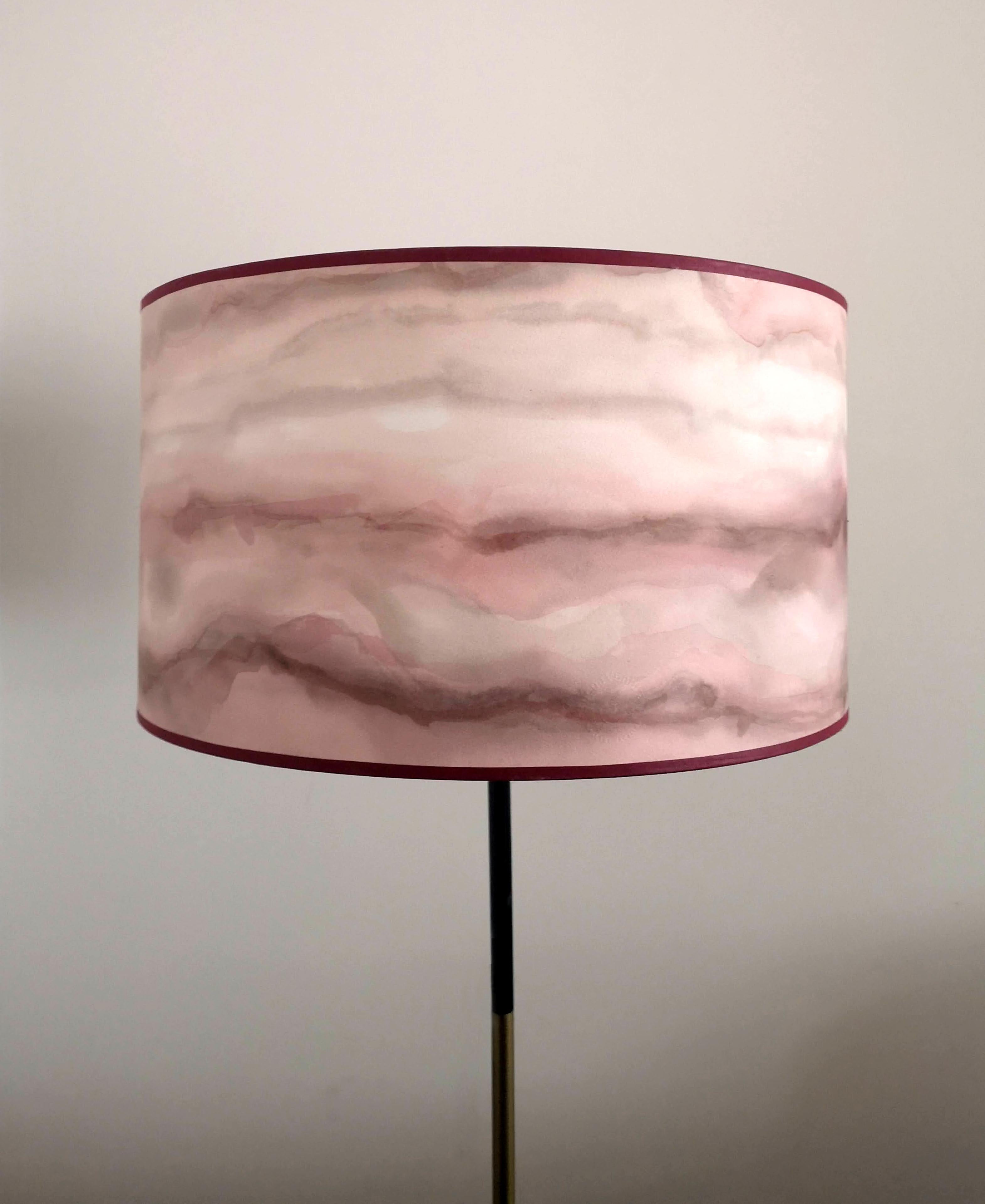 Welcome to our Lampshade Company
In BuenaVentura we produce hand-painted wallpaper. We combine sophisticated processes of handcrafted creation in order to capture the fleeting effects of nature,elegantly and luminously.
Our paintings are our own