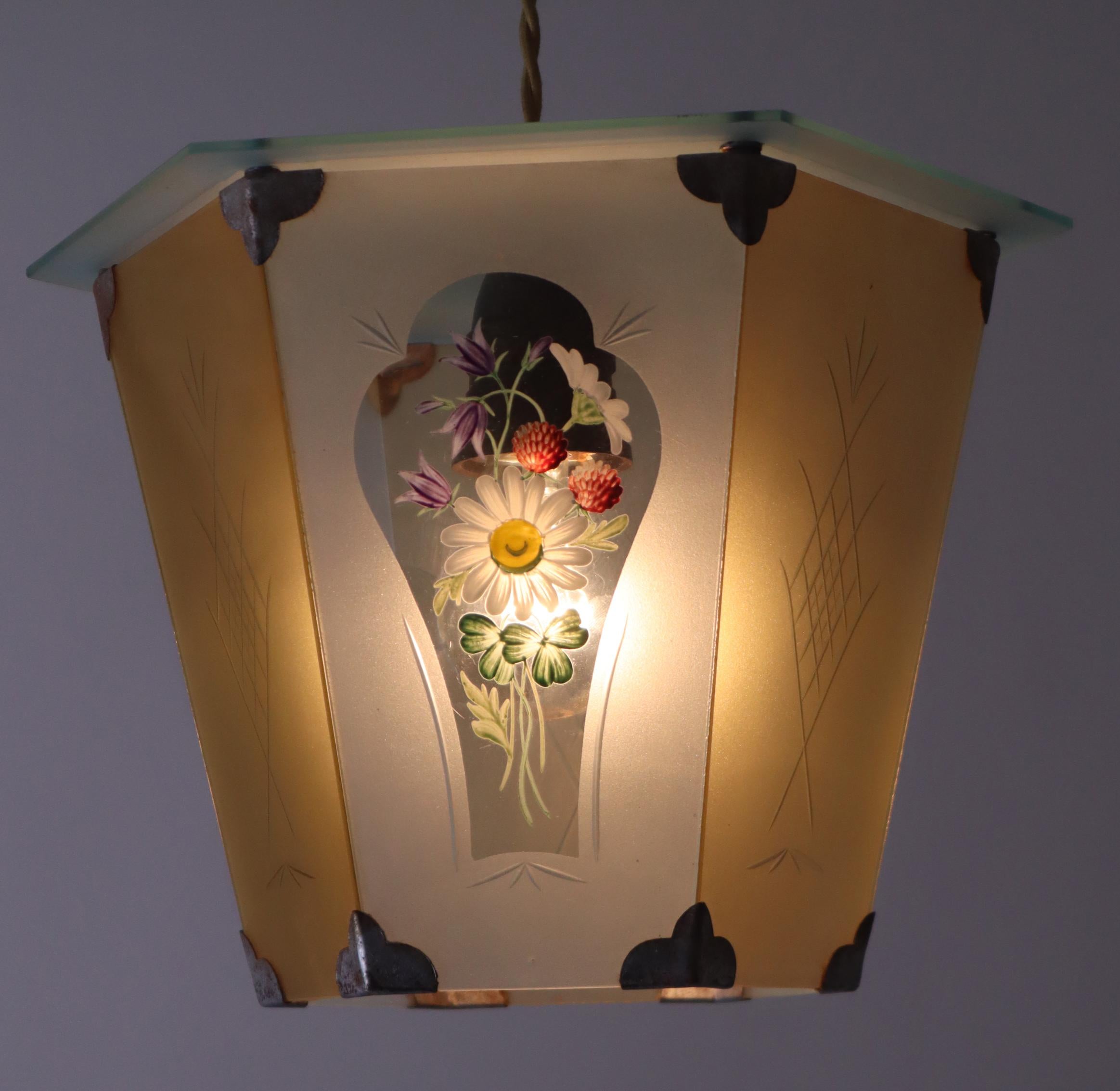 Lámpara farol pintada a mano con flores primaverales Art Decó, Alemania Años 20 principios del siglo XX en venta