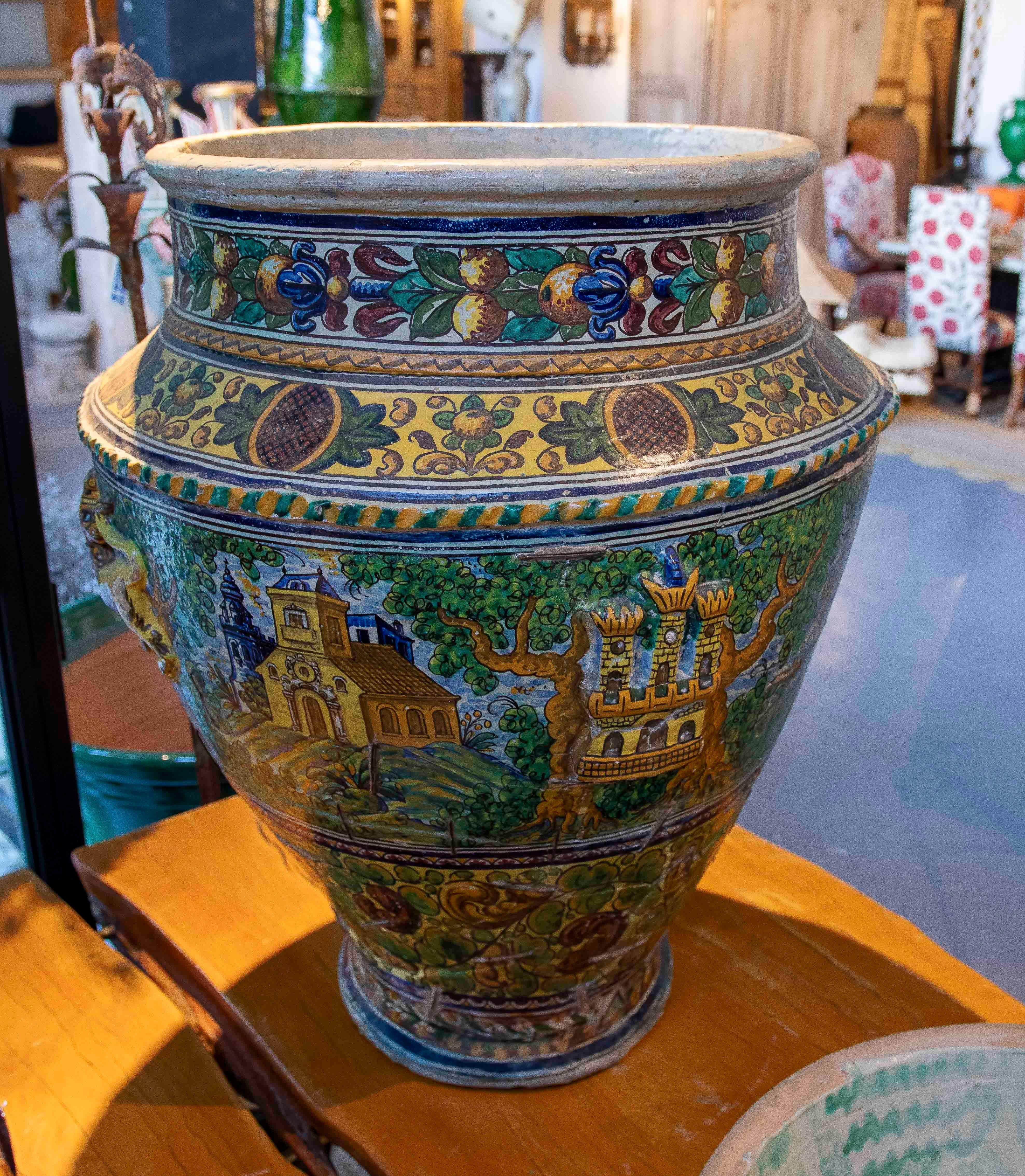 Hand Painted Large Spanish Glazed Ceramic Pottery Pot from Triana (Sevillla) In Good Condition In Marbella, ES