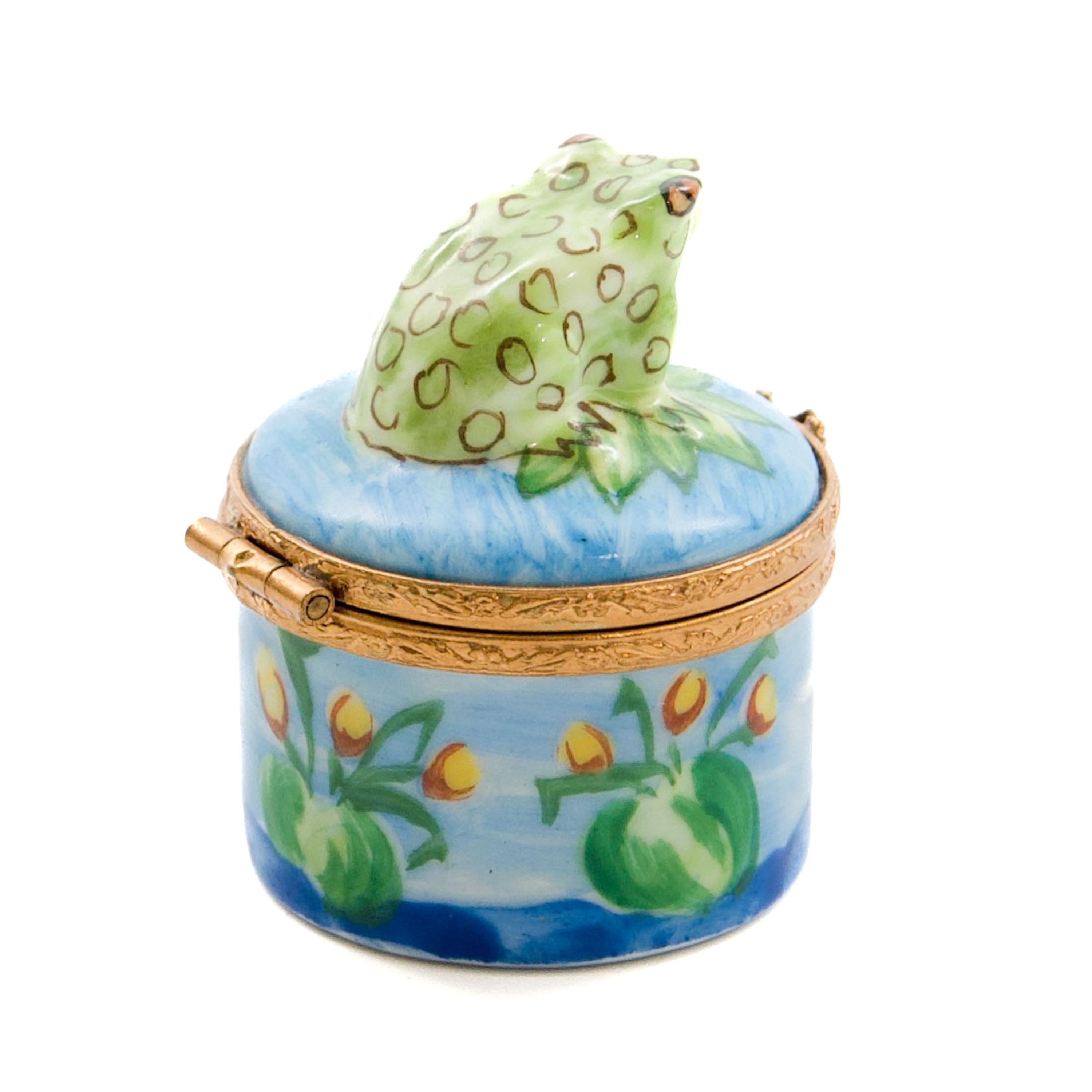 Boîte à bijoux grenouille en porcelaine de Limoges peinte à la main, France Unisexe en vente